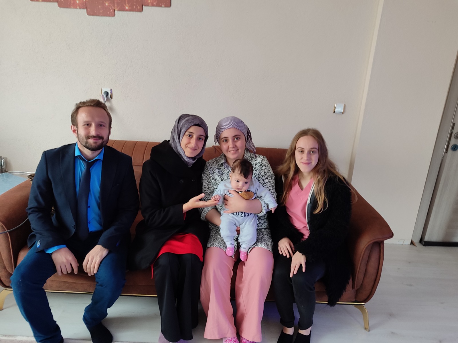 100. YILDA 100 YAŞLI, 100 GEBE VE 100 BEBEK ZİYARETİ
