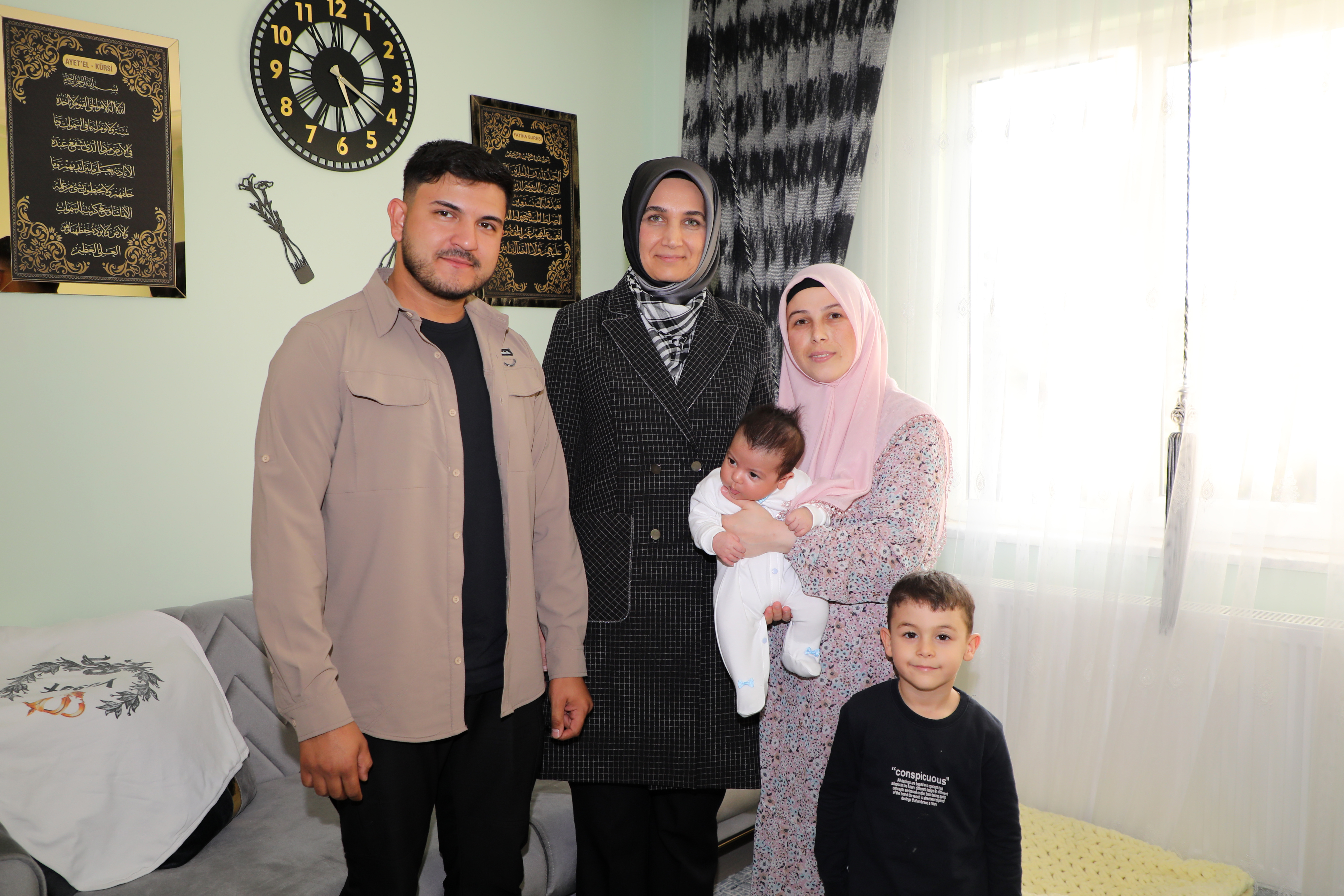 100. YILDA 100 YAŞLI, 100 GEBE VE 100 BEBEK ZİYARETİ