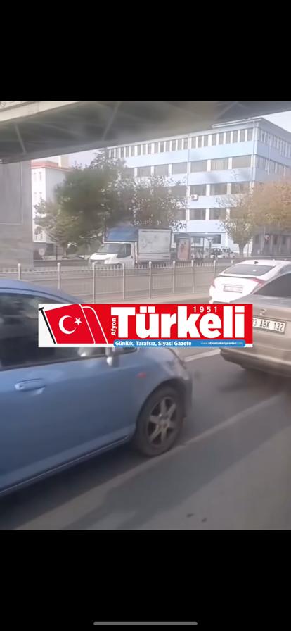 AFYON'DA ESKİ DEVLET HASTANESİ ÖNÜNDE ZİNCİRLEME KAZA