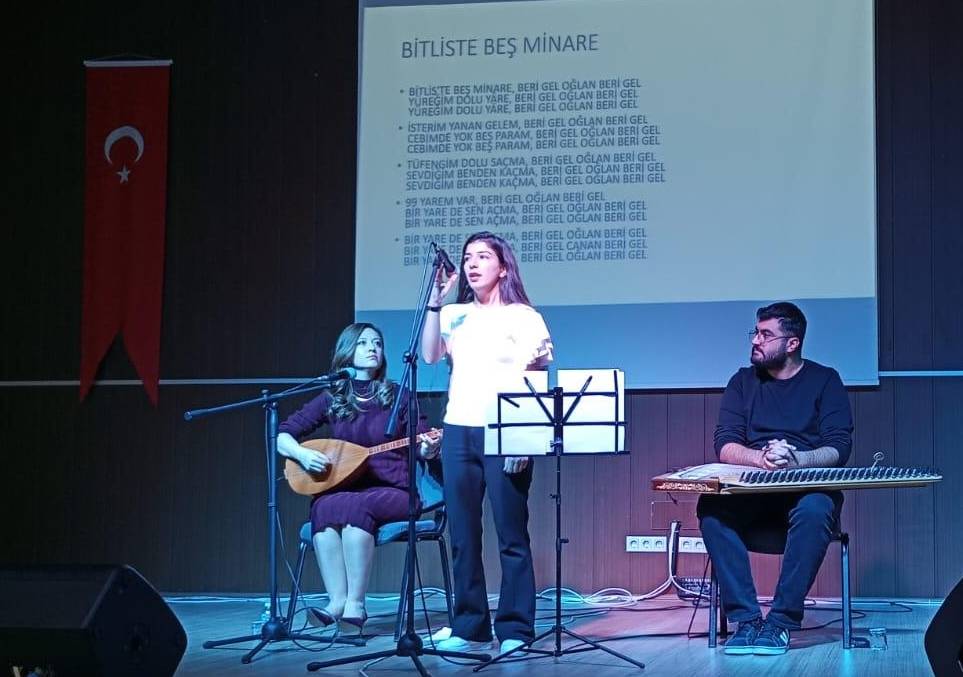 Atatürk'ün Sevdiği Şarkıları Bolvadin'de Seslendirildi