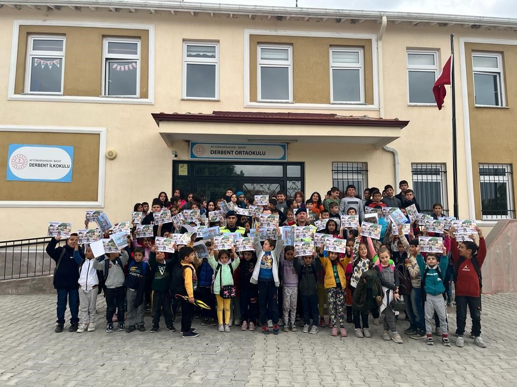 JANDARMA TRAFİK ÇOCUKLARLA BİR ARADA