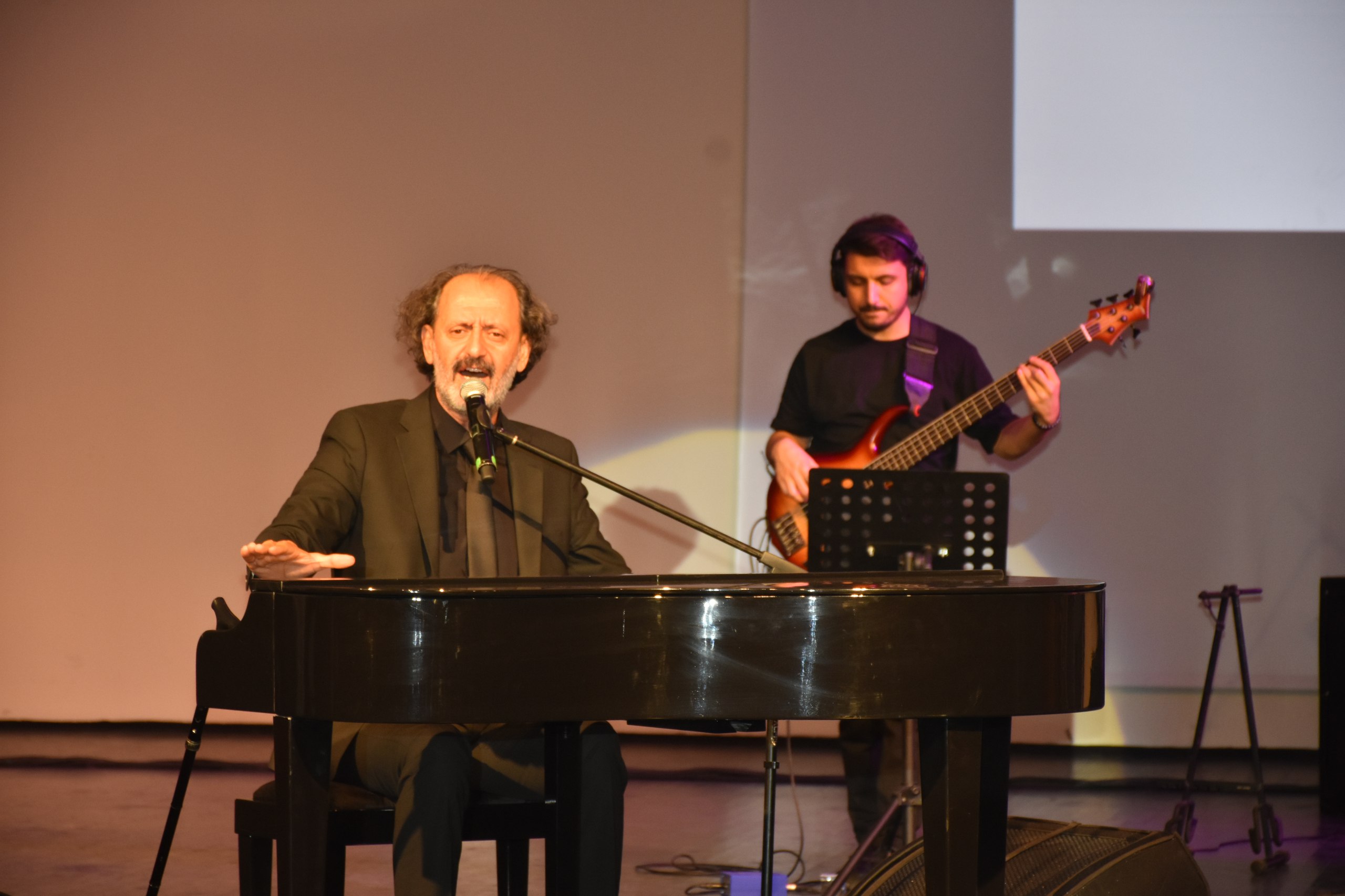 "NECİP FAZIL KISAKÜREK'İ ANMA KONSERİ"