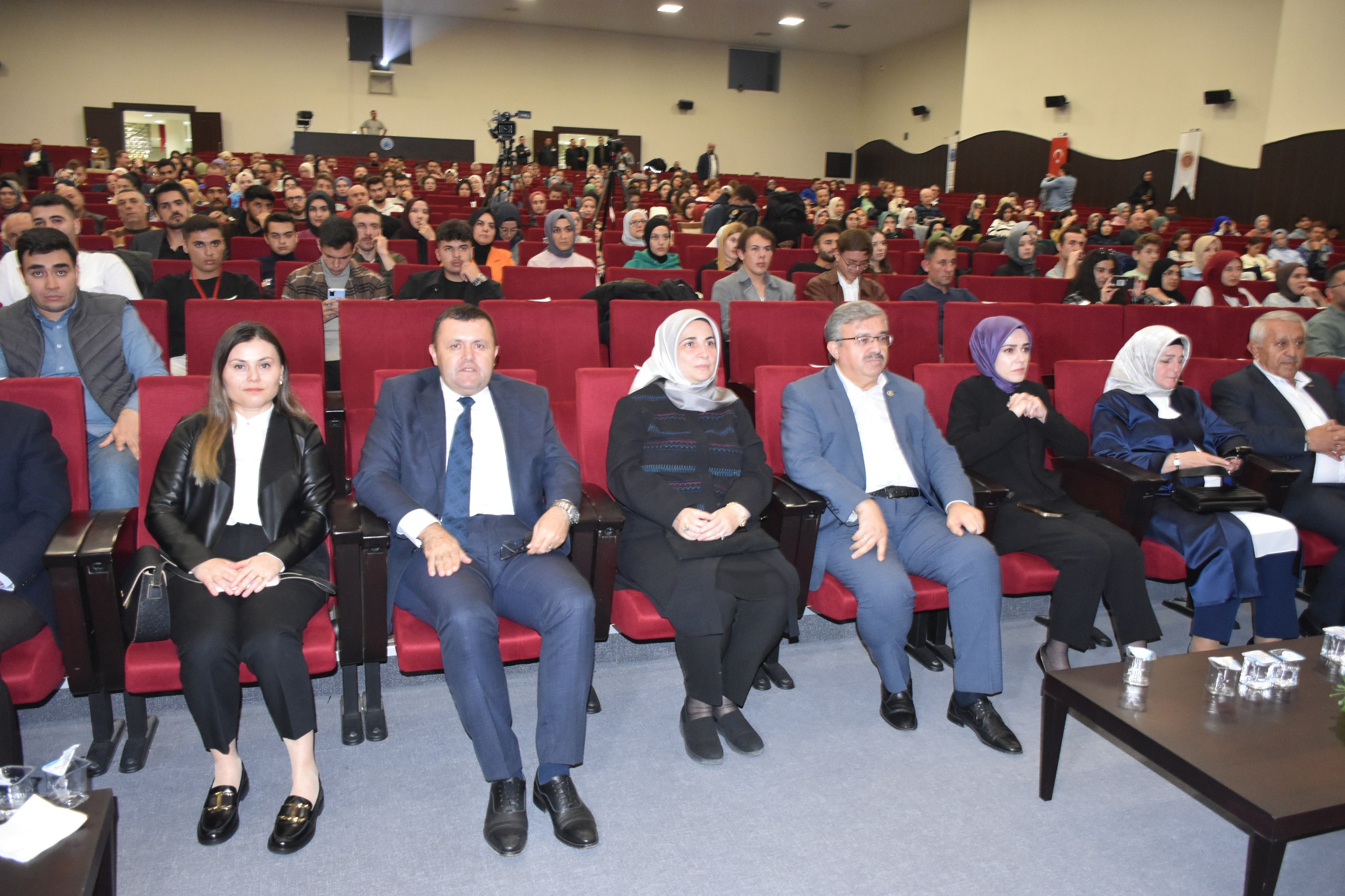 "NECİP FAZIL KISAKÜREK'İ ANMA KONSERİ"