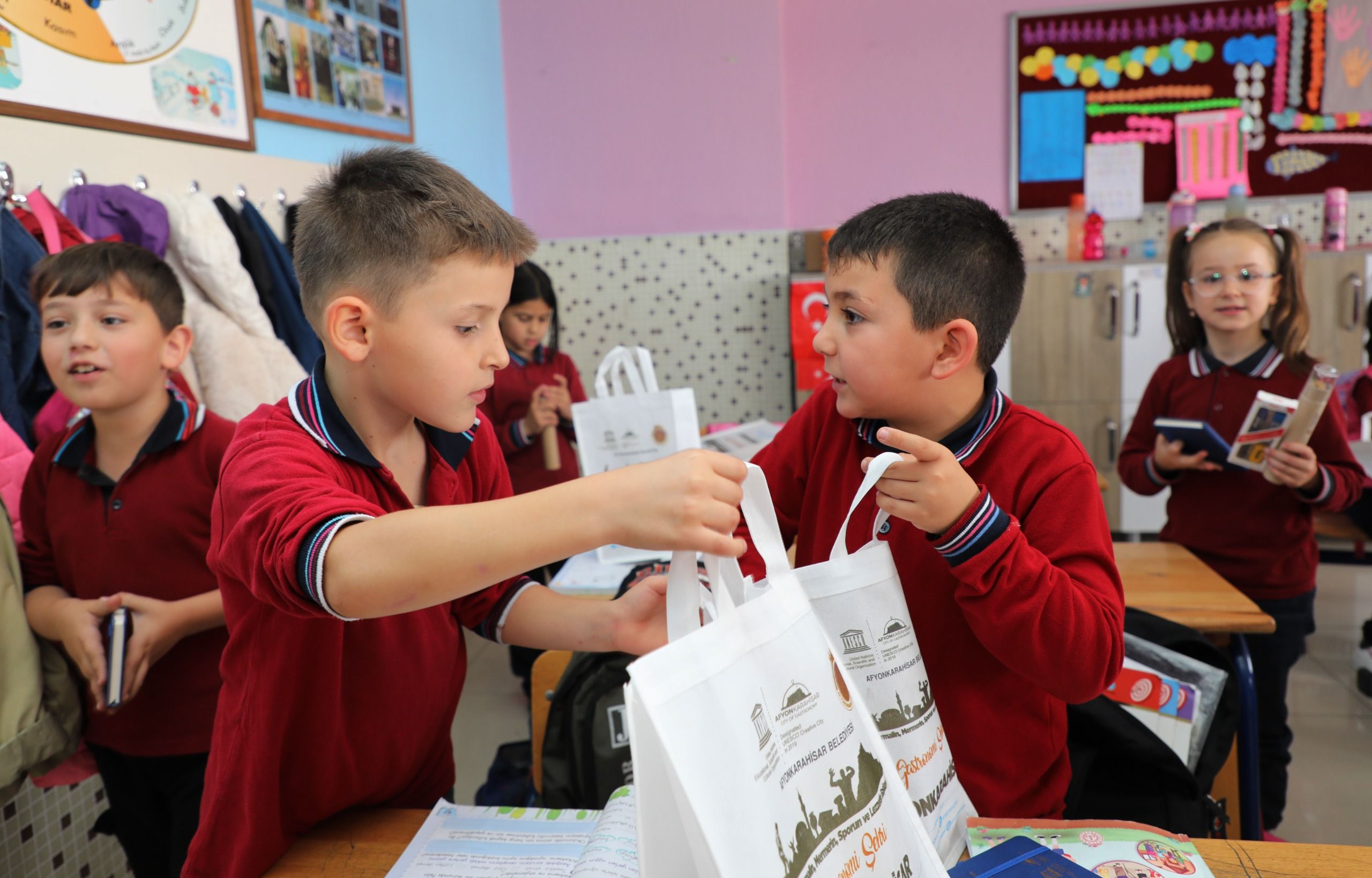 SINIF BAŞKANI VAAD ETTİ BELEDİYE BAŞKANI GERÇEKLEŞTİRDİ