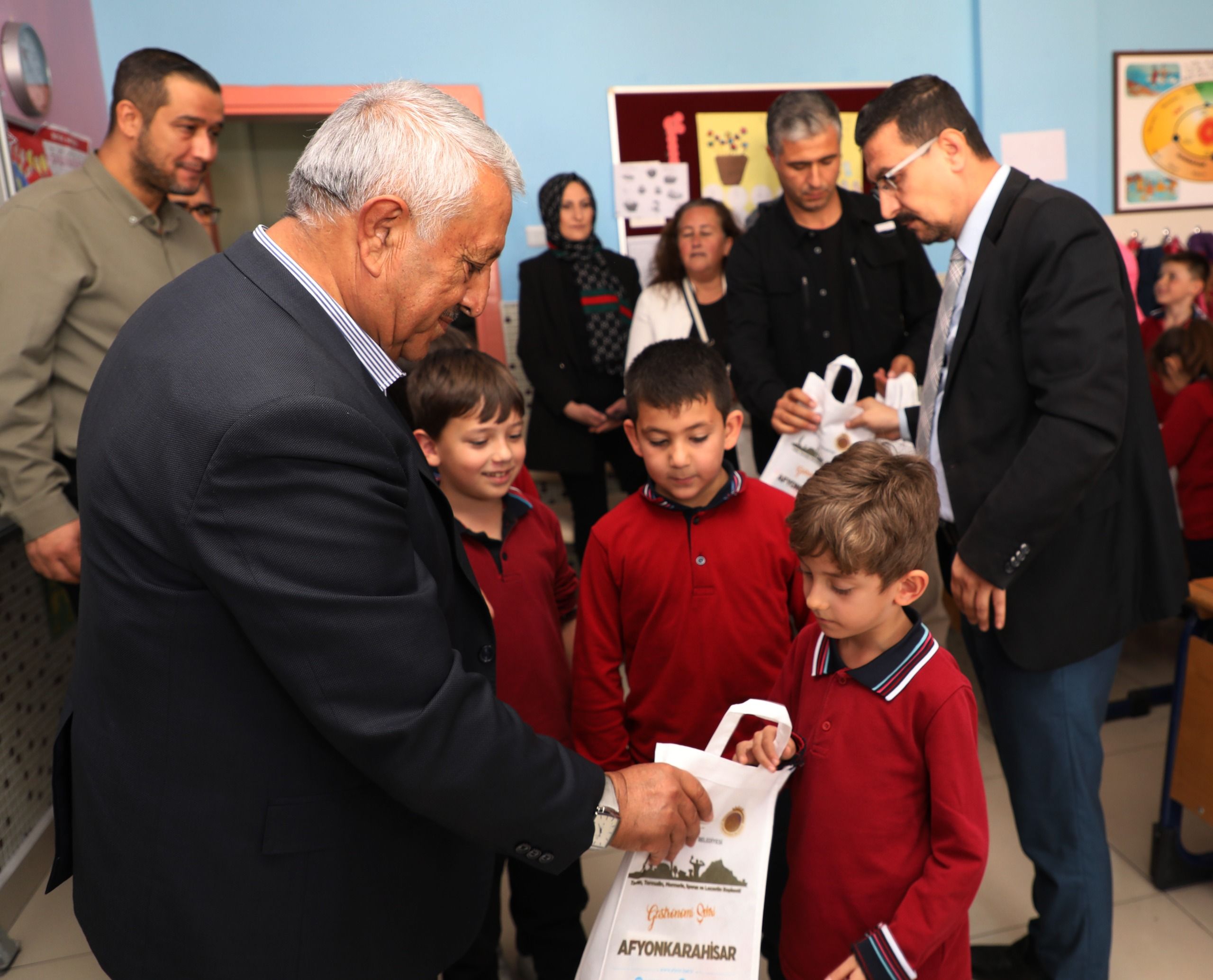 SINIF BAŞKANI VAAD ETTİ BELEDİYE BAŞKANI GERÇEKLEŞTİRDİ