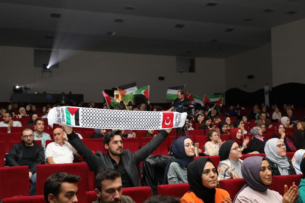 ÜSTAT NECİP FAZIL KISAKÜREK ANILDI