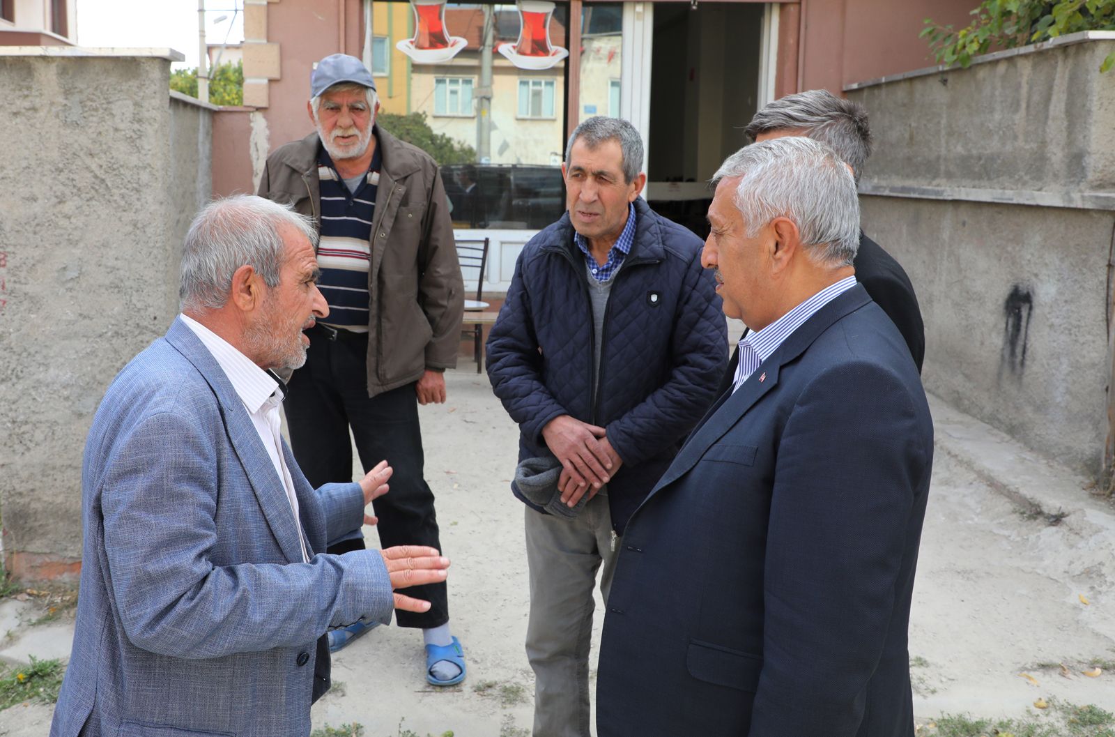 BAŞKAN ZEYBEK ATAKÖY MAHALLESİ'Nİ ZİYARET ETTİ