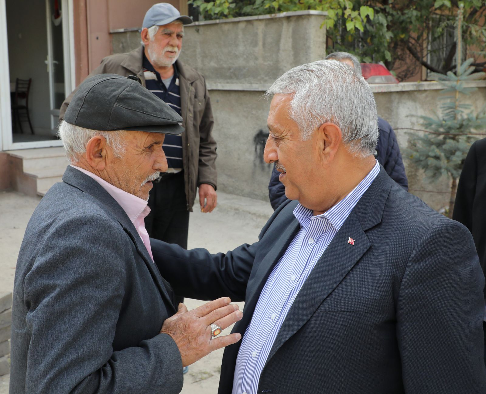 BAŞKAN ZEYBEK ATAKÖY MAHALLESİ'Nİ ZİYARET ETTİ