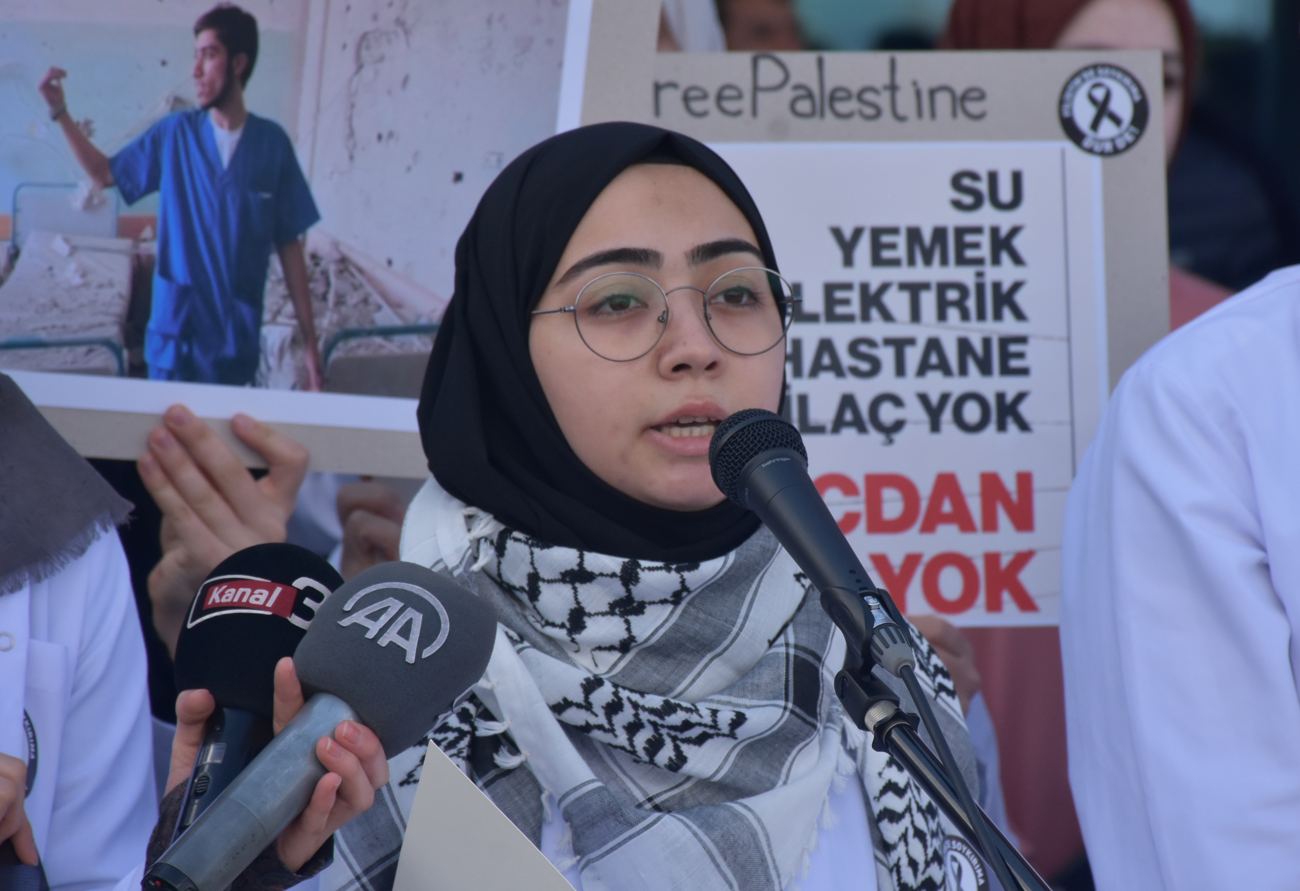 AFYON'DA ÖĞRENCİLERDEN PROTESTO