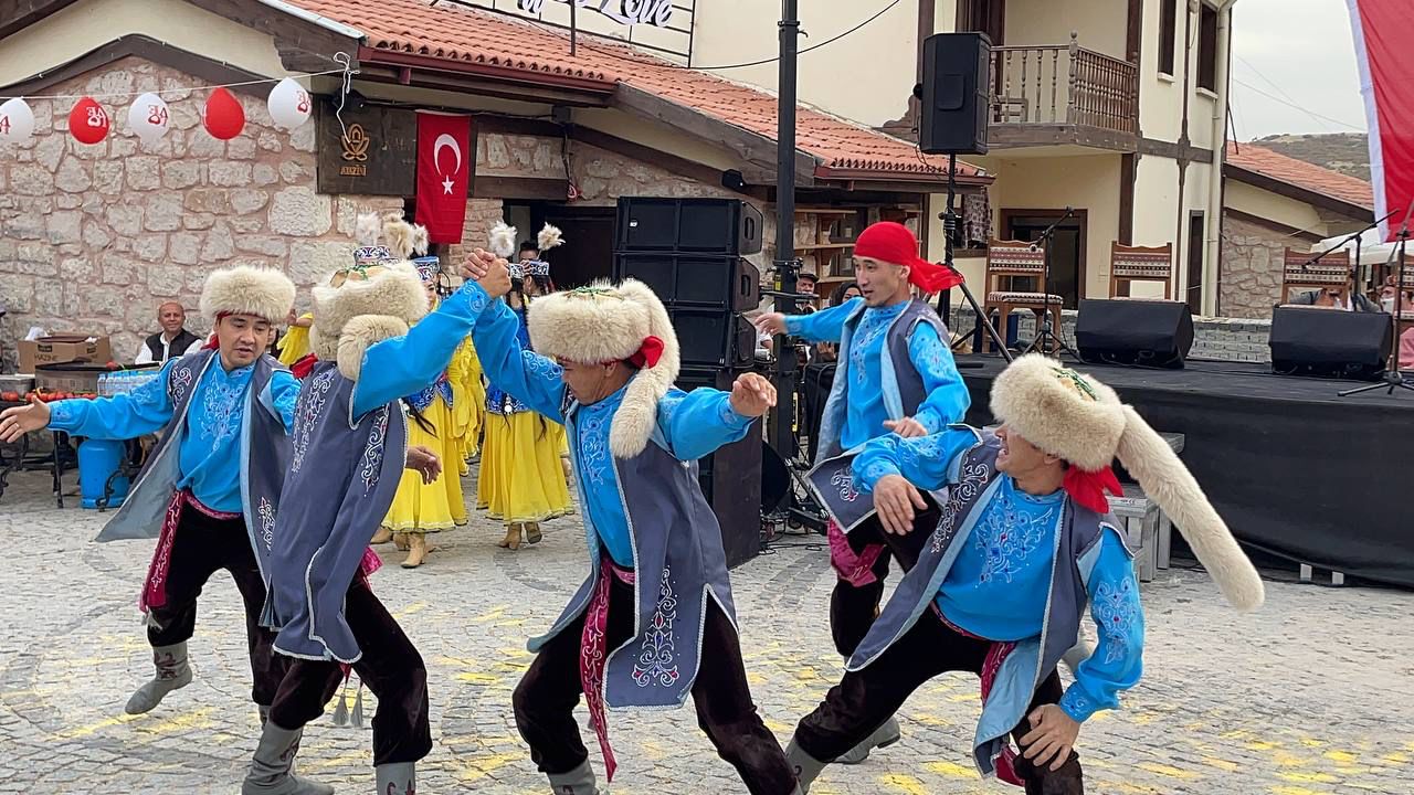 MANAS, KRAL MİDAS'A KONUK OLDU