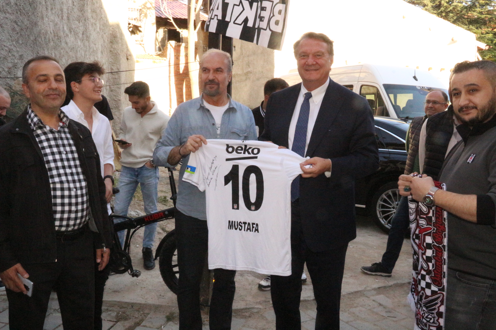 BJK Başkan Adayı Arat, Afyonkarahisar'da