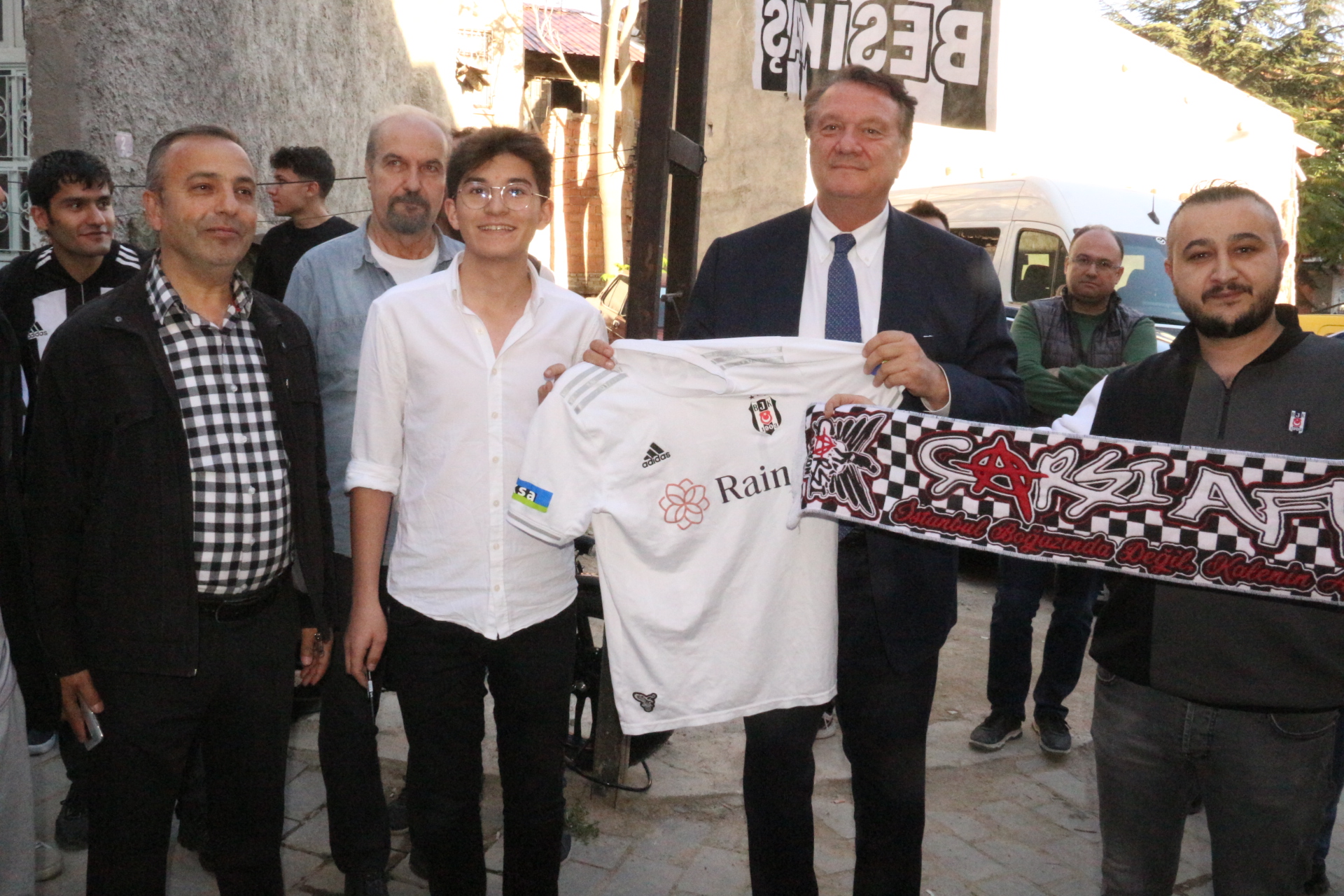 “Kimse Beşiktaş Kulübü Başkanına Parmak Sallayamaz”