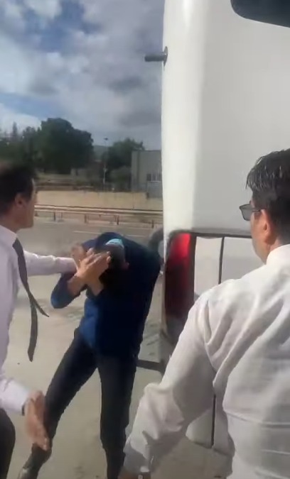 İnsanlıktan Nasibini Almamış Otobüs Kaptanı