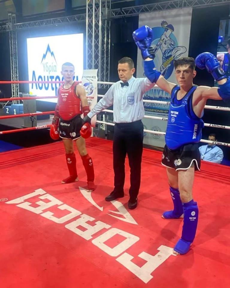 AFYONLU GENÇ SPORCUDAN GÜMÜŞ MADALYA