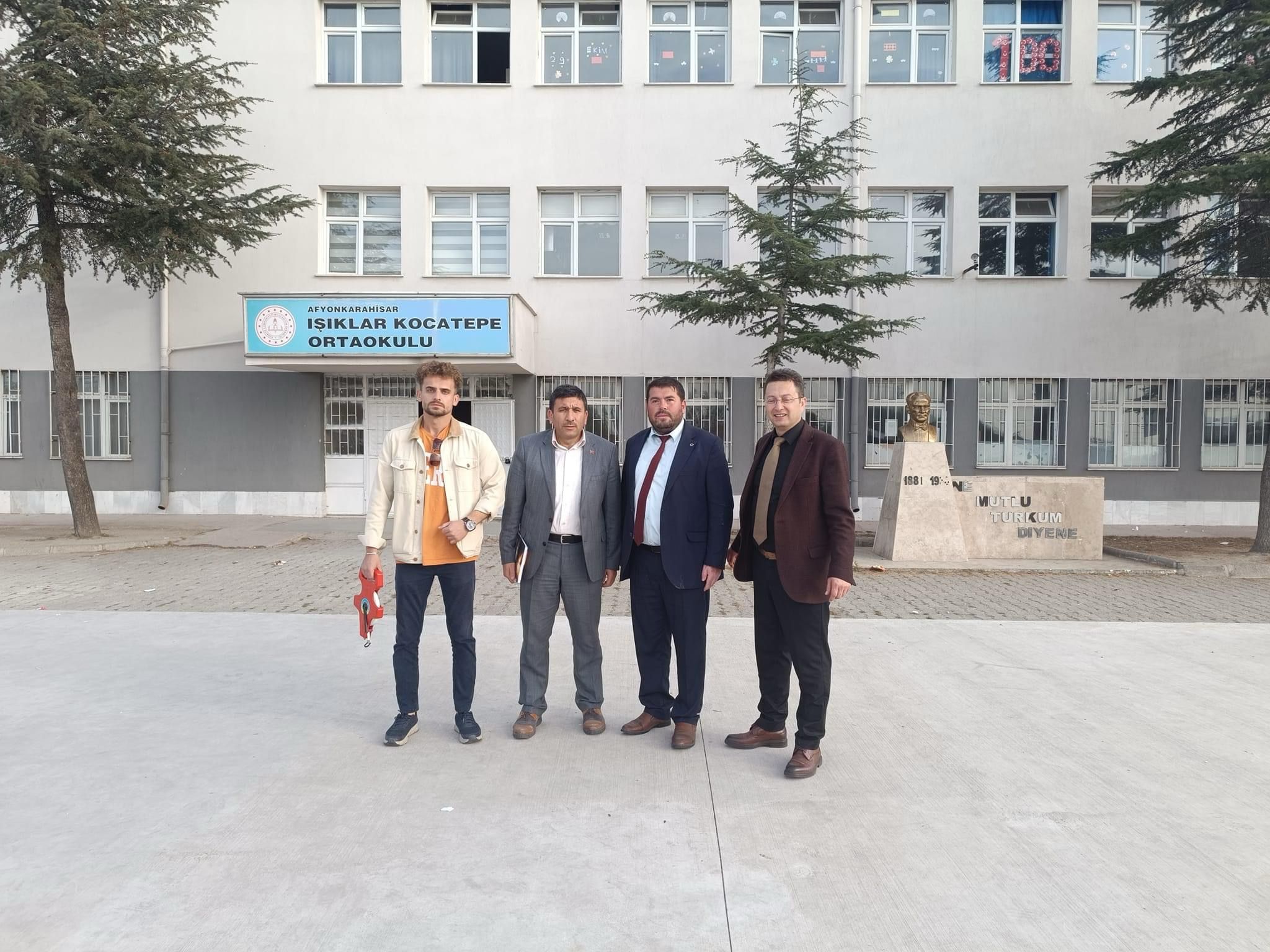 IŞIKLAR'IN GENÇLERİ FUTBOL SAHASINA KAVUŞUYOR