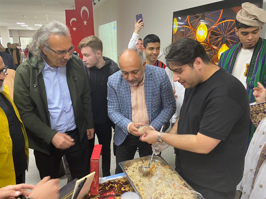 “YAŞANABİLİR DÜNYAYI BİRLİKTE KURACAĞIZ”