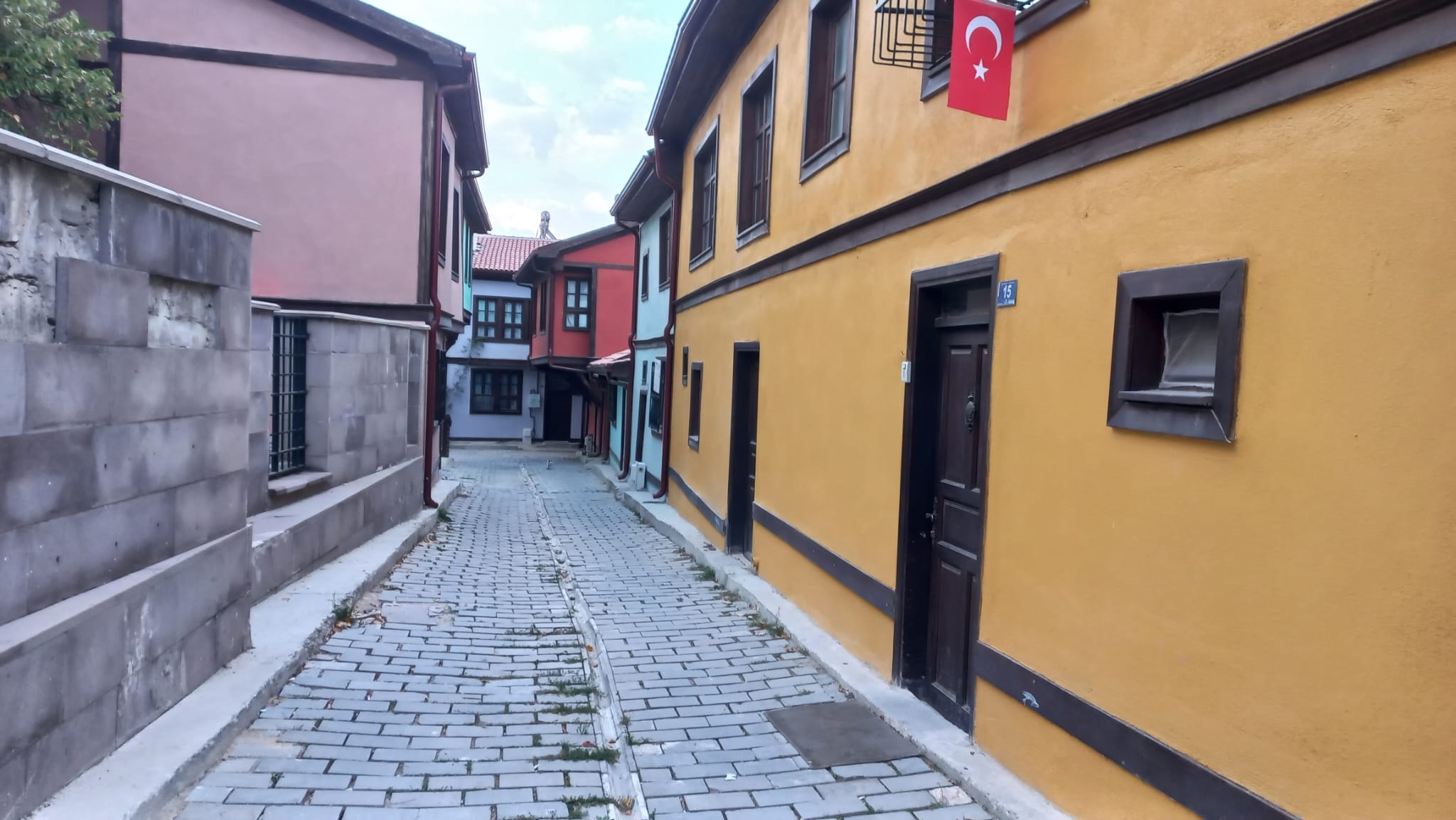 Restore edilen tarihi evler satılığa çıkıyor
