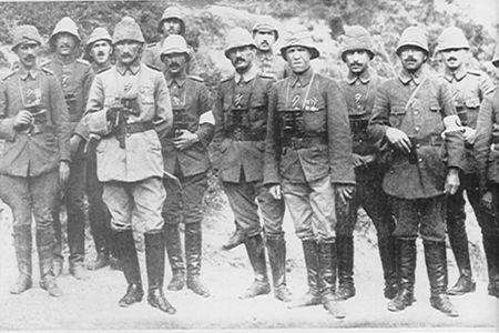AFYONKARAHİSAR’DA 09.05'TE HAYAT DURDU