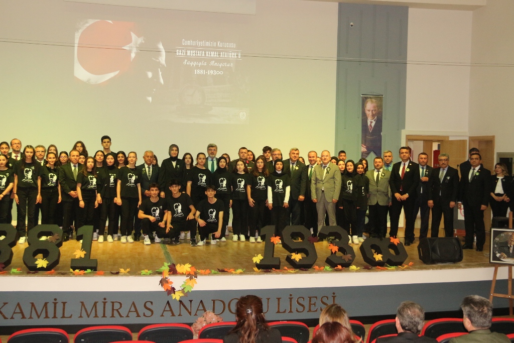 GENÇLER ATALARINI UNUTMADI