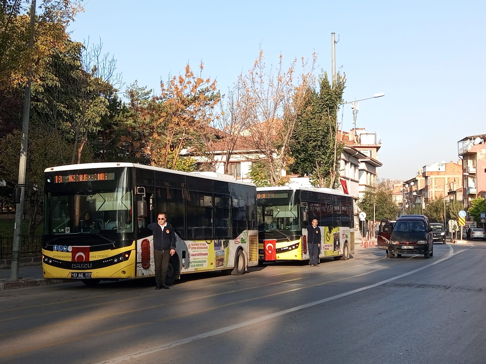 Halk Otobüsleri Şoförlerinden Atatürk'e Büyük Saygı