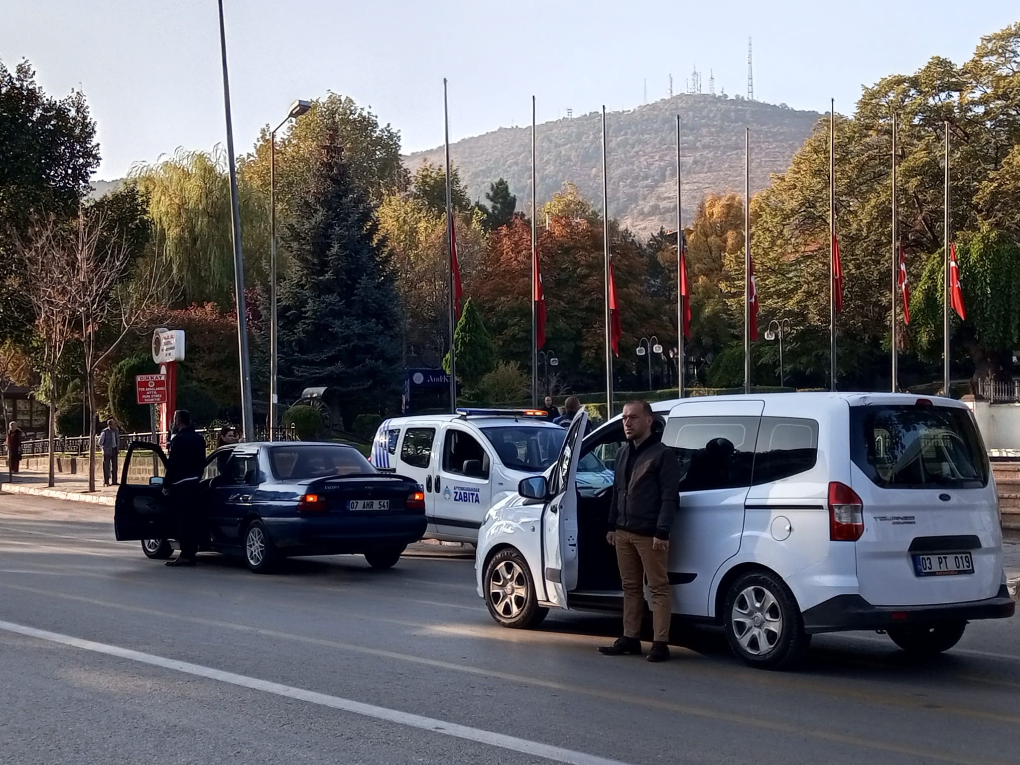 Halk Otobüsleri Şoförlerinden Atatürk'e Büyük Saygı