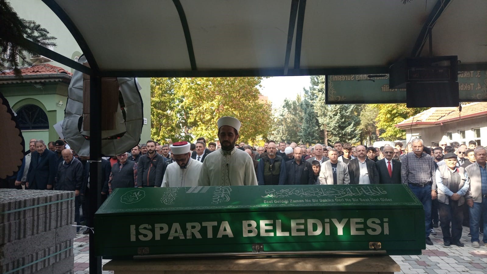 Odasında Ölü Bulunan Müdür Yardımcısı Toprağa Verildi