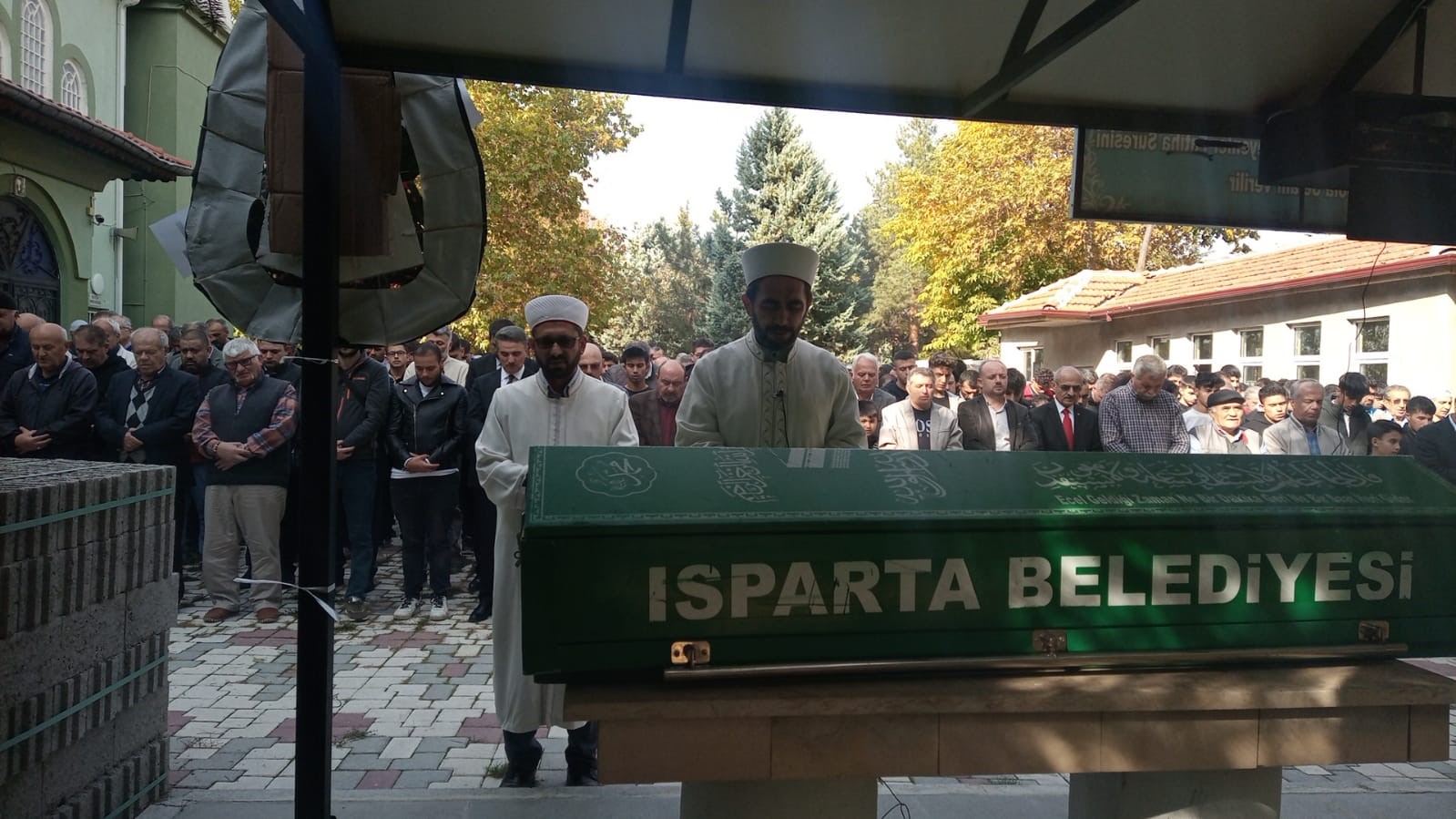 Odasında Ölü Bulunan Müdür Yardımcısı Toprağa Verildi
