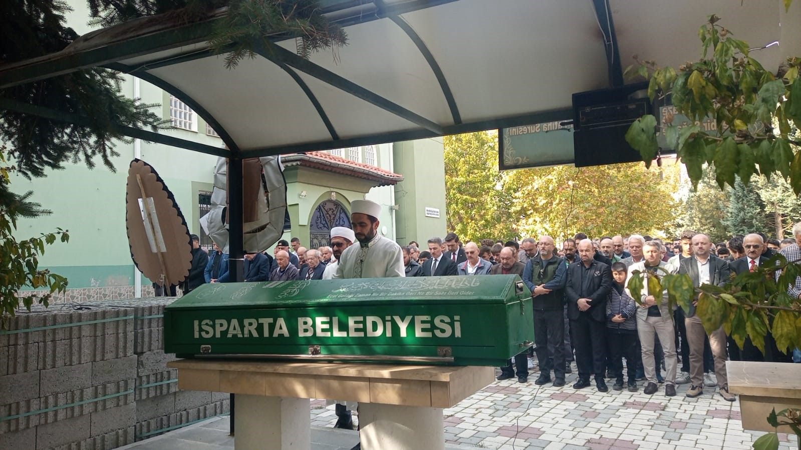 Odasında Ölü Bulunan Müdür Yardımcısı Toprağa Verildi
