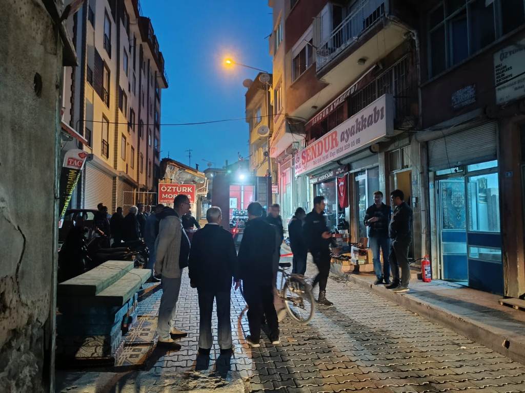 Sandıklı'da Ayakkabı Dükkânı Yandı