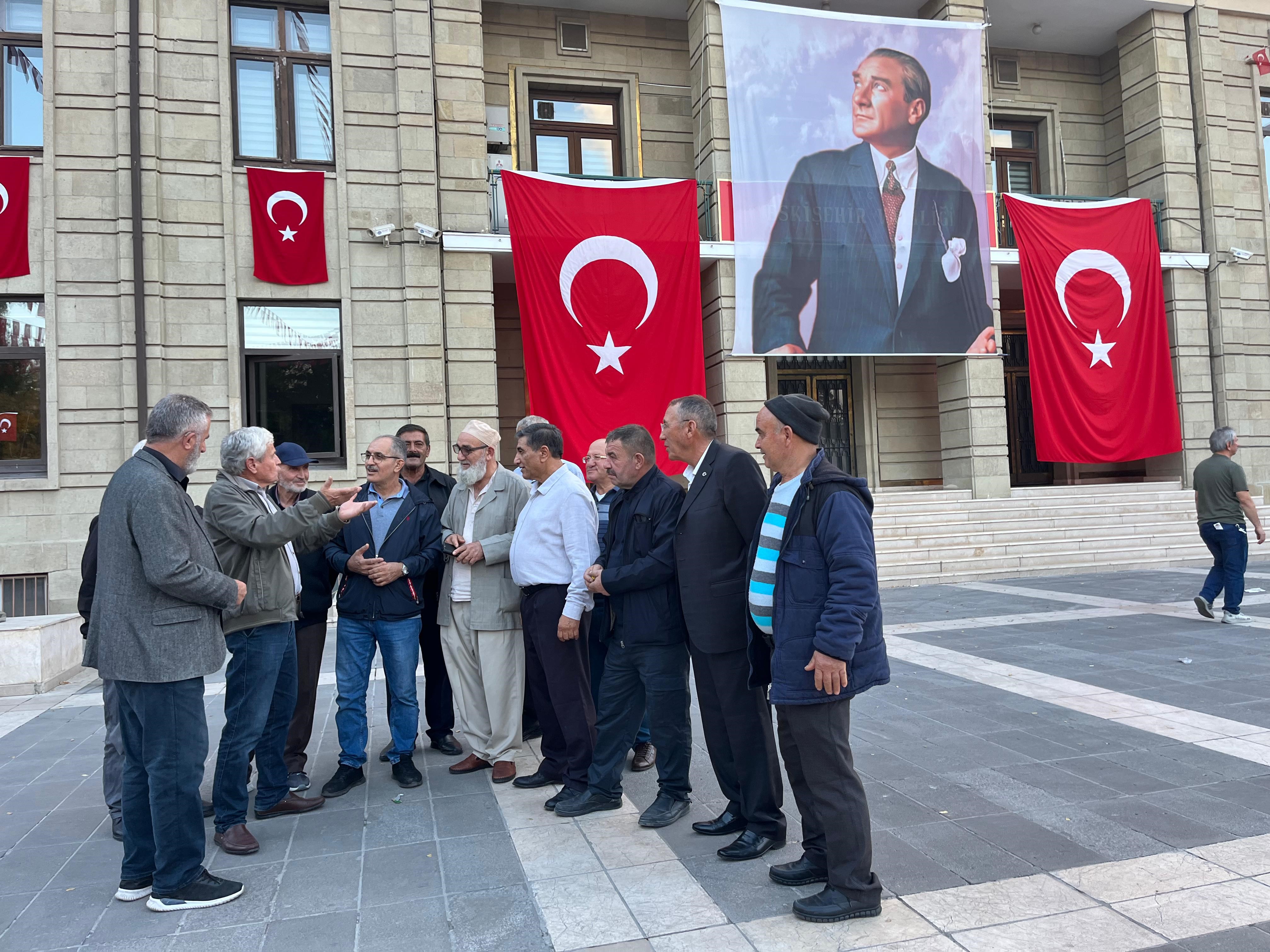 ASKERLİK YAPTIKLARI ESKİŞEHİR’DE 40 YIL SONRA BULUŞTULAR