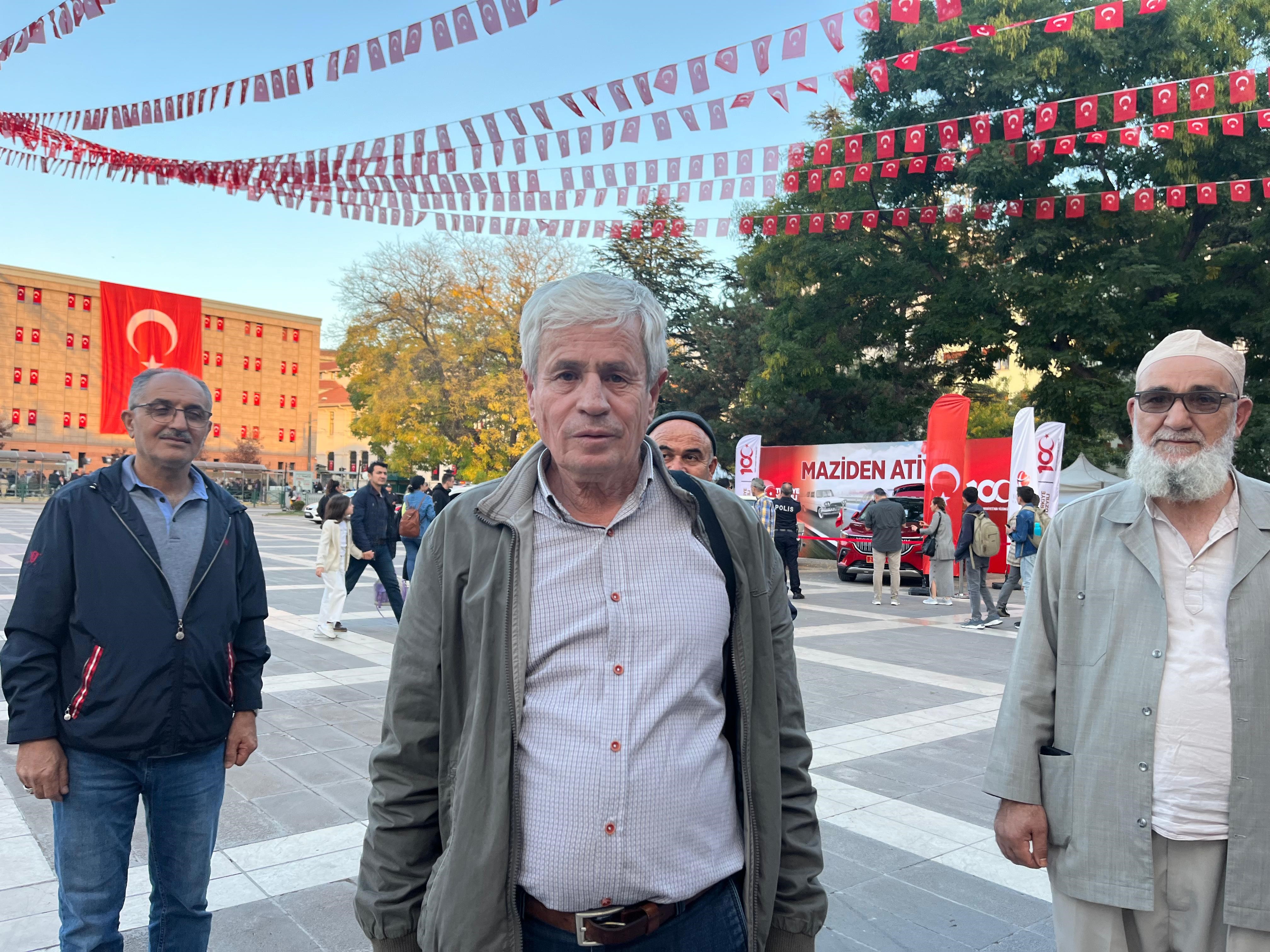 ASKERLİK YAPTIKLARI ESKİŞEHİR’DE 40 YIL SONRA BULUŞTULAR