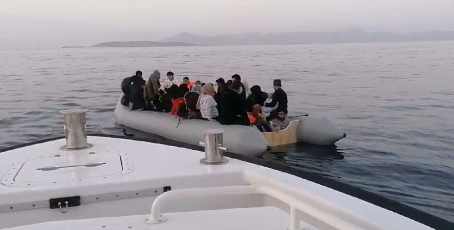 DÜZENSİZ GÖÇMENLERDEN 39'U YAKALANDI