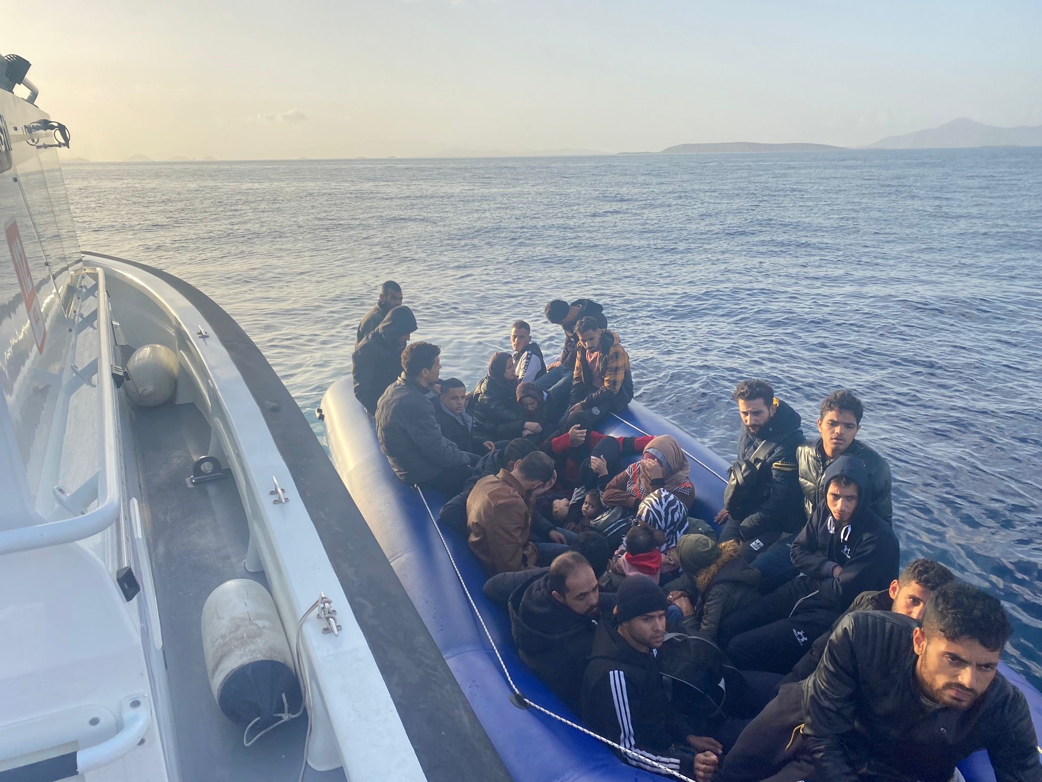 DÜZENSİZ GÖÇMENLERDEN 39'U YAKALANDI
