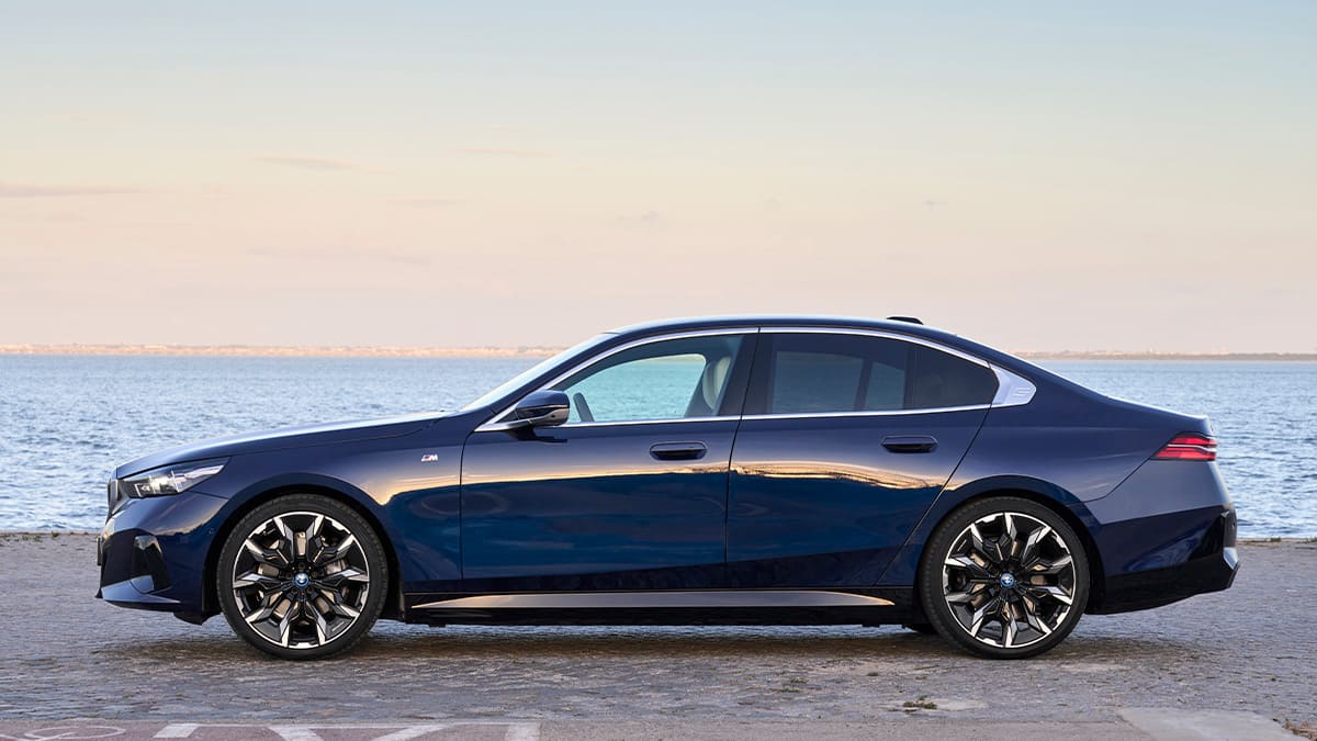 YENİ BMW İ5’İN FİYATI AÇIKLANDI