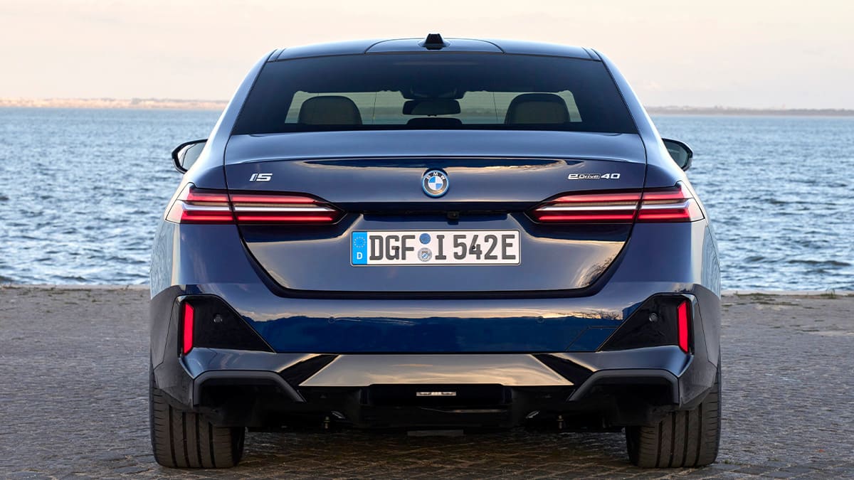 YENİ BMW İ5’İN FİYATI AÇIKLANDI