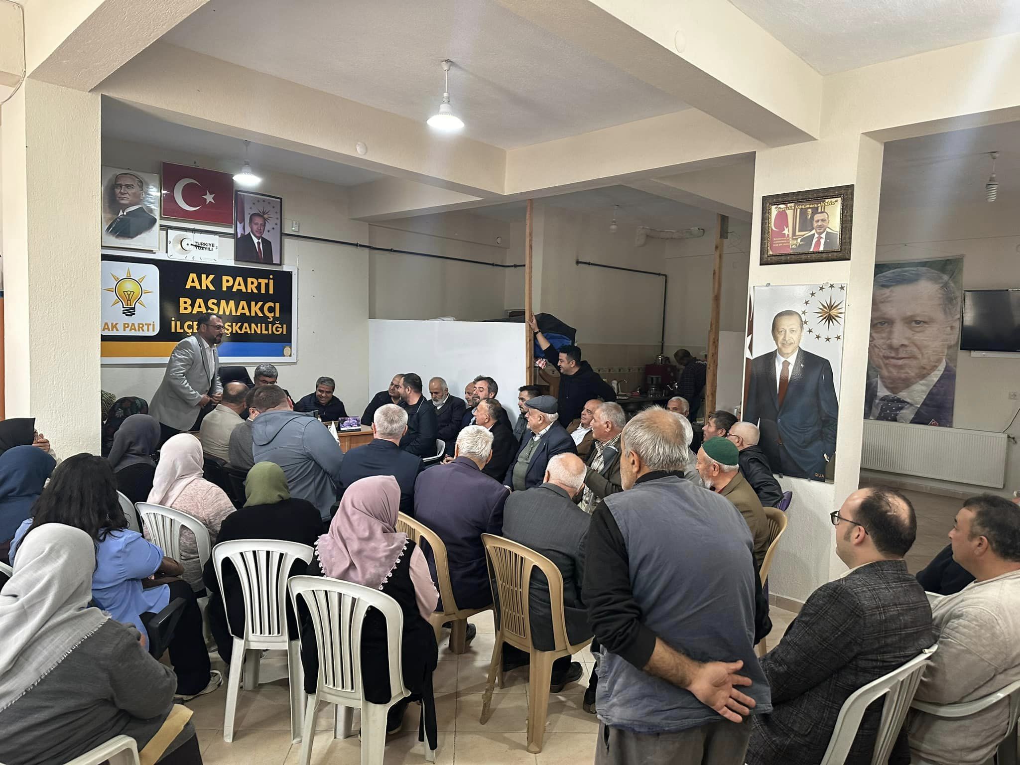 AK Parti  seçim startını verdi. Özkaya  partililerle bir araya geldi