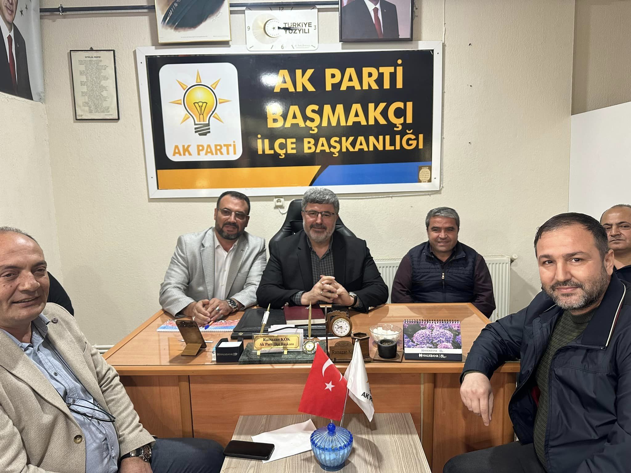 AK Parti  seçim startını verdi. Özkaya  partililerle bir araya geldi