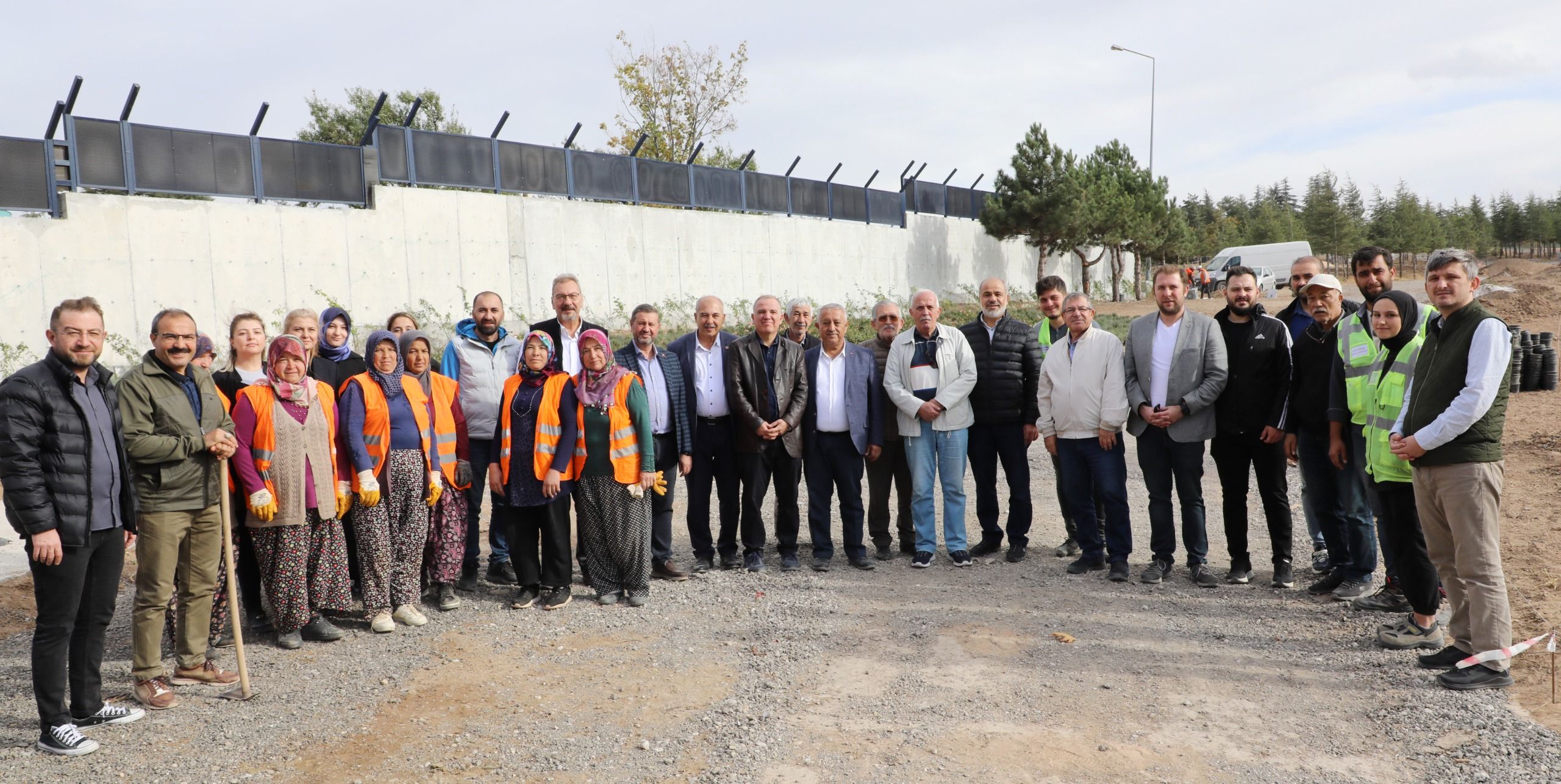 Başkan Zeybek Yatırımları Yerinde Gösterdi