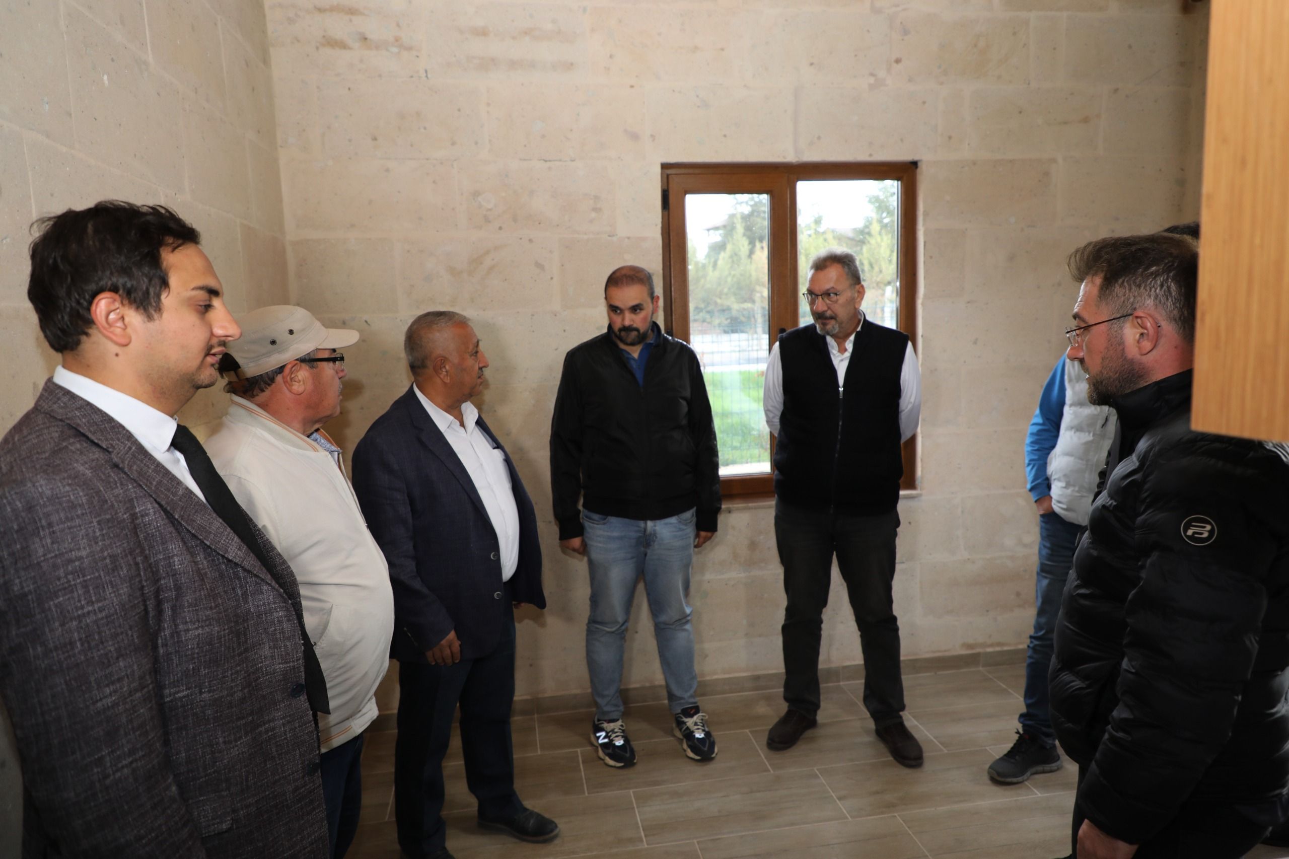 Başkan Zeybek Yatırımları Yerinde Gösterdi