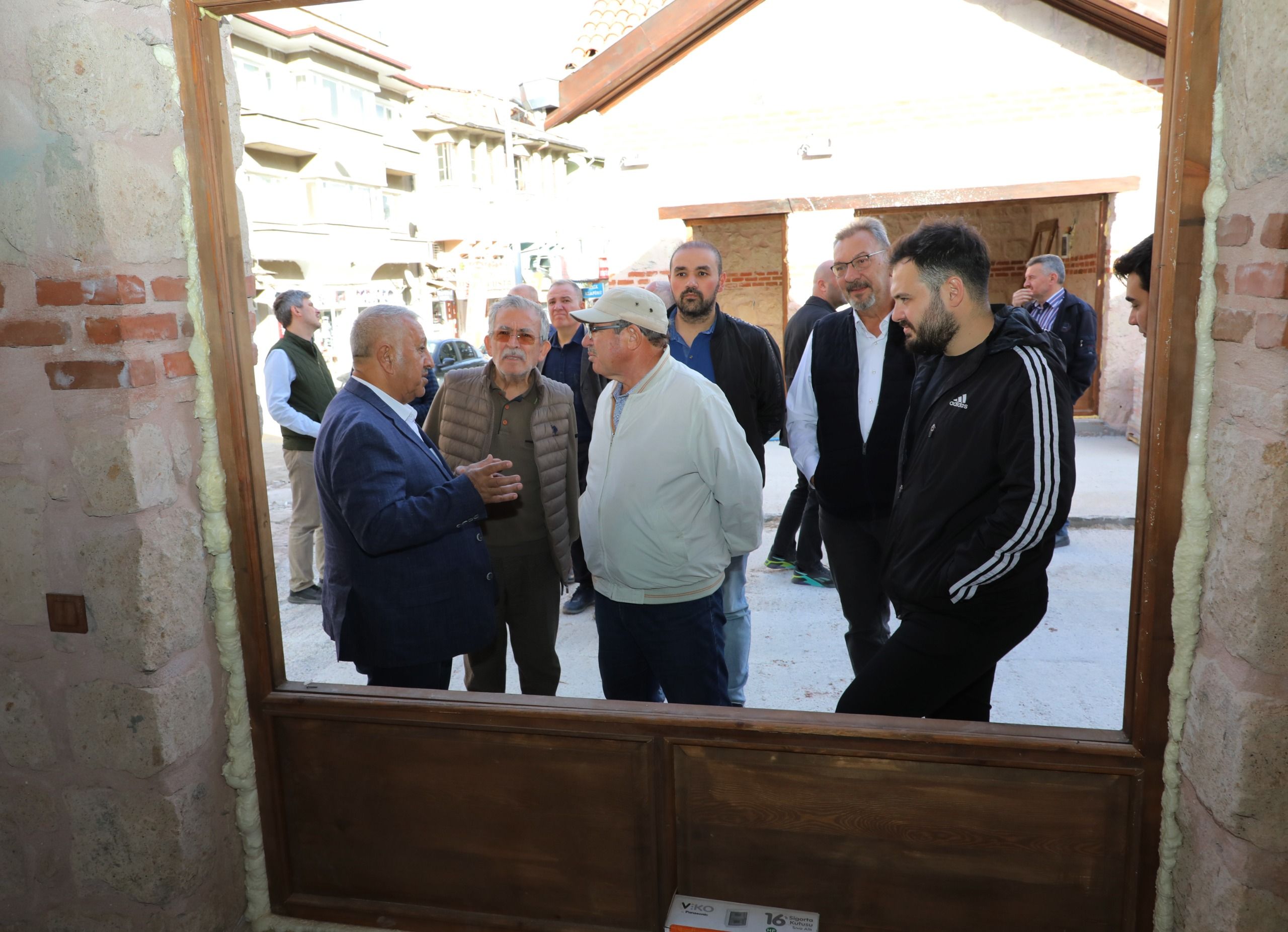 Başkan Zeybek Yatırımları Yerinde Gösterdi