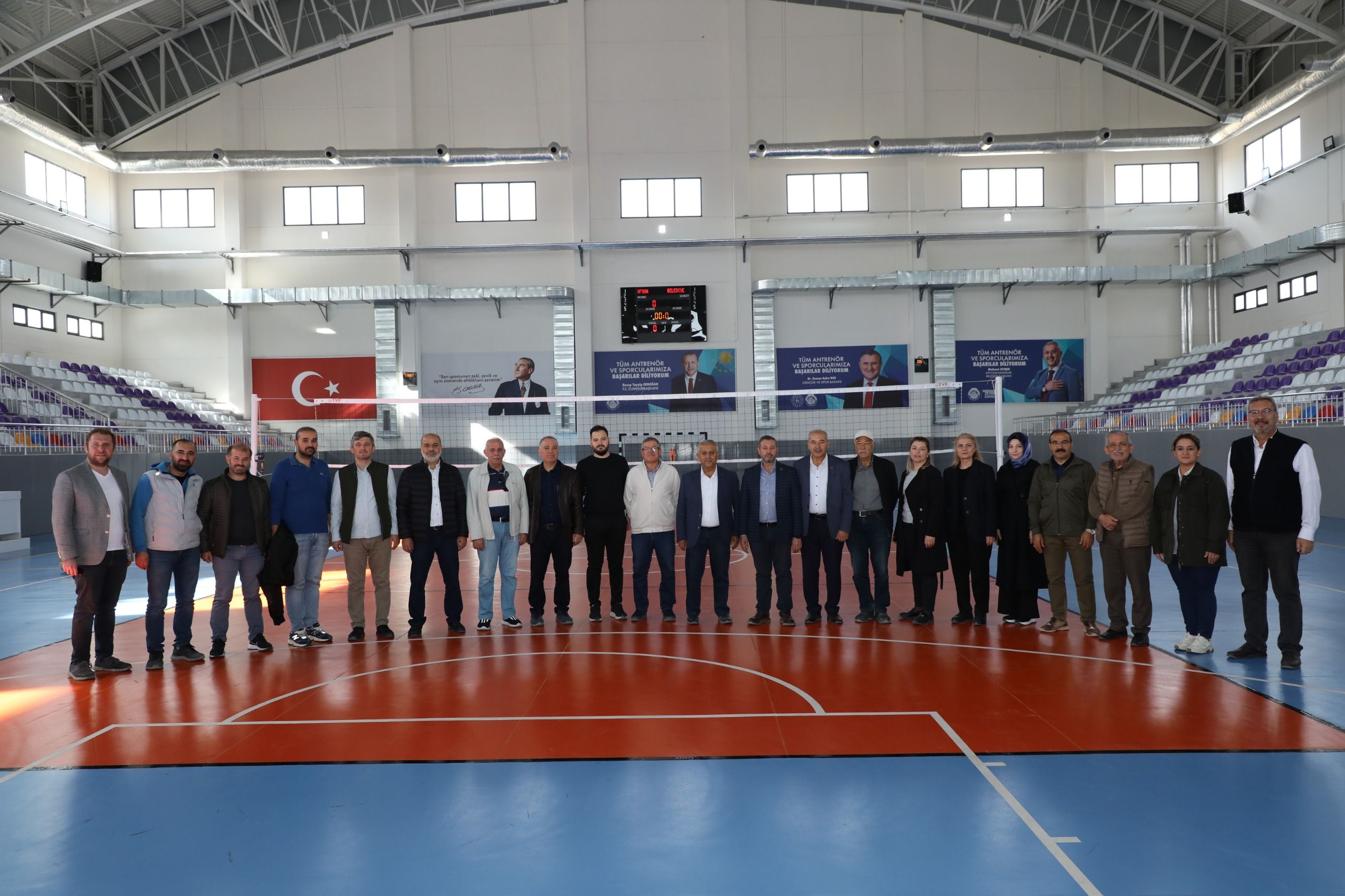 Başkan Zeybek Yatırımları Yerinde Gösterdi