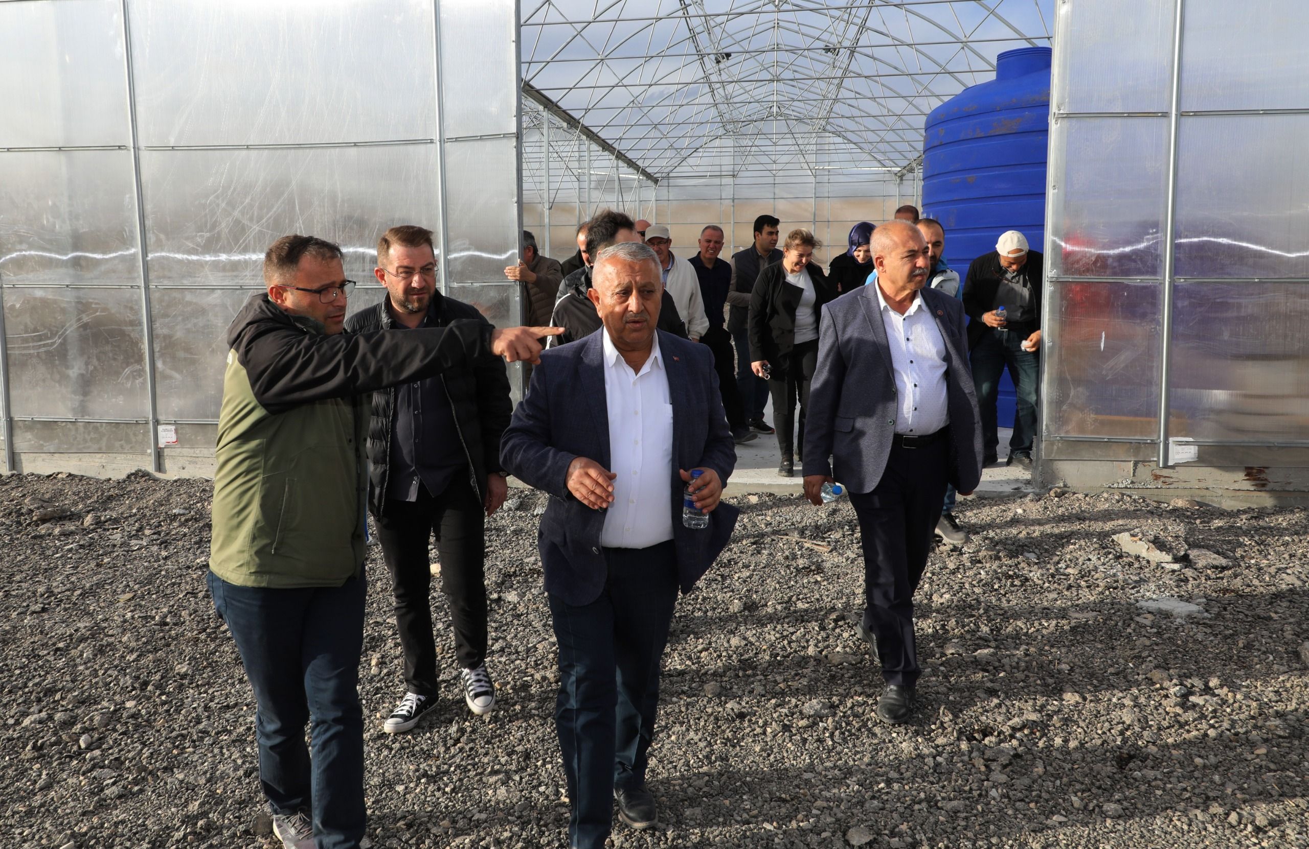 Başkan Zeybek Yatırımları Yerinde Gösterdi