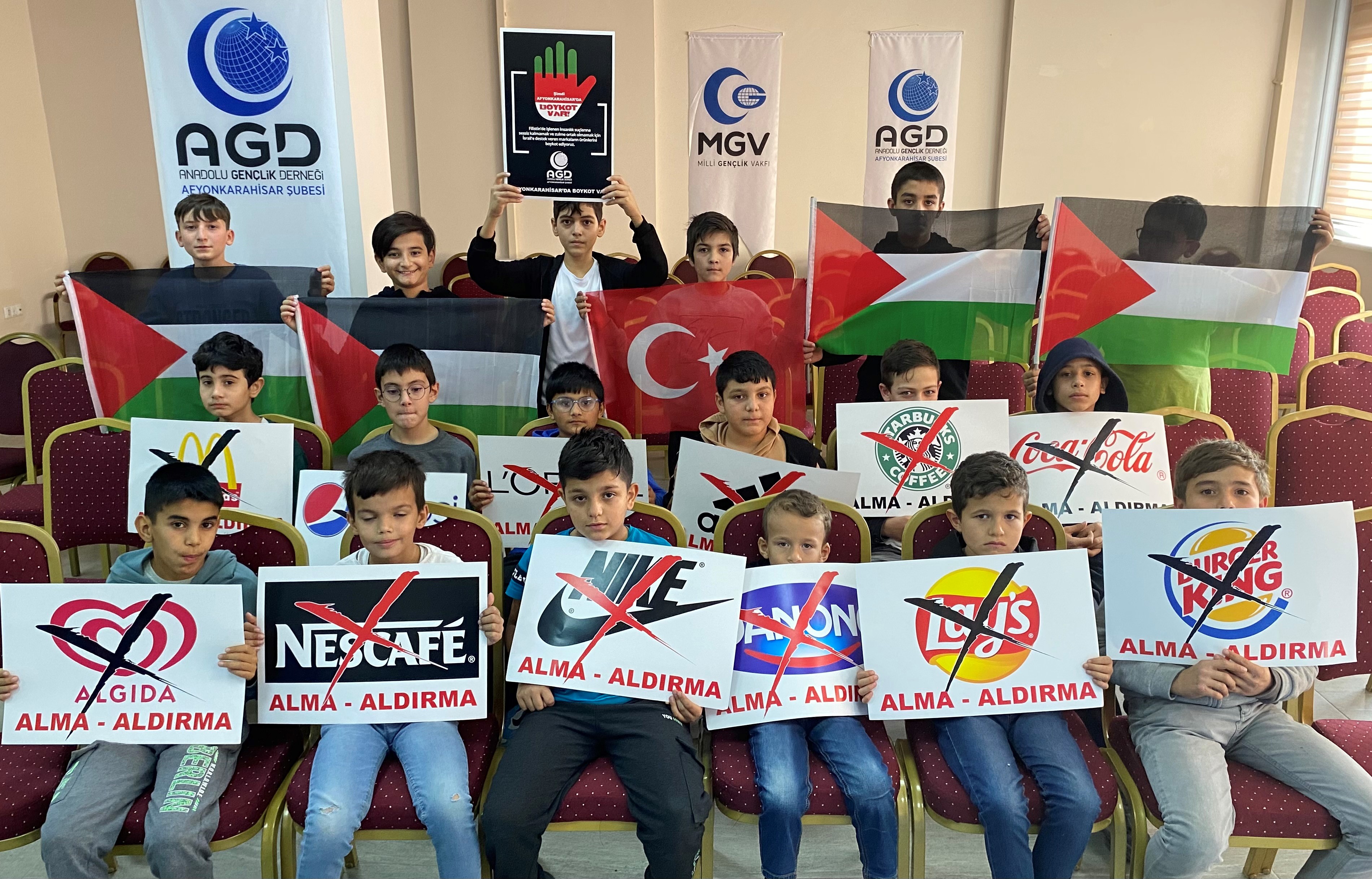 AGD'li Gençlerden Boykot!