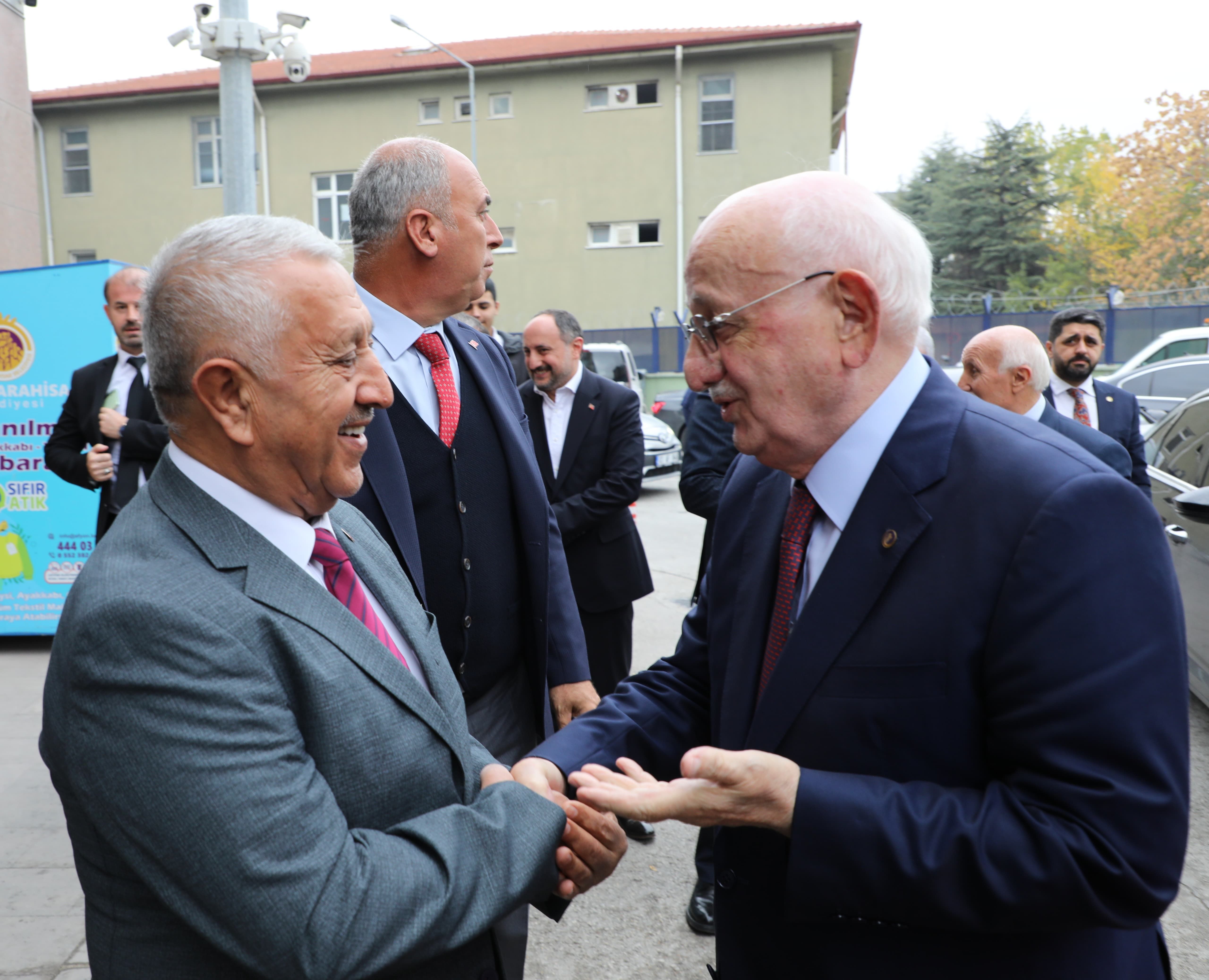 Cumhurbaşkanlığı Yik Başkan Vekili Kahraman´dan Zeybek Başkan´a Ziyaret