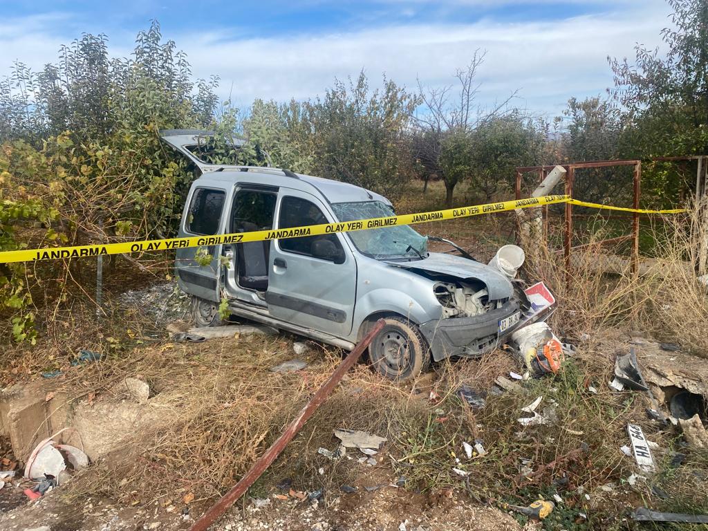 SARAYDÜZÜ KÖYÜN'DE FECİ KAZA