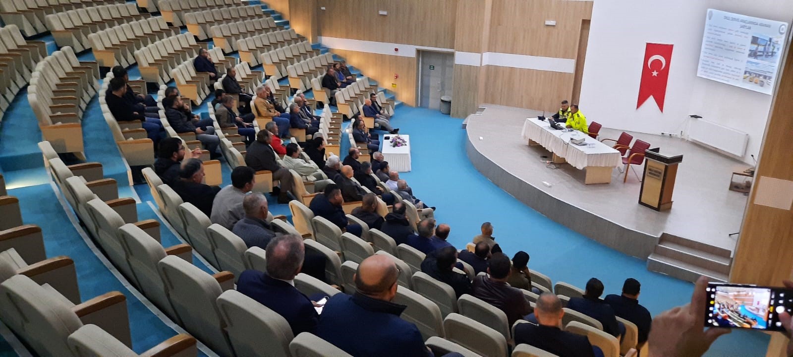 Okul servis aracı şoförlerine eğitim verildi