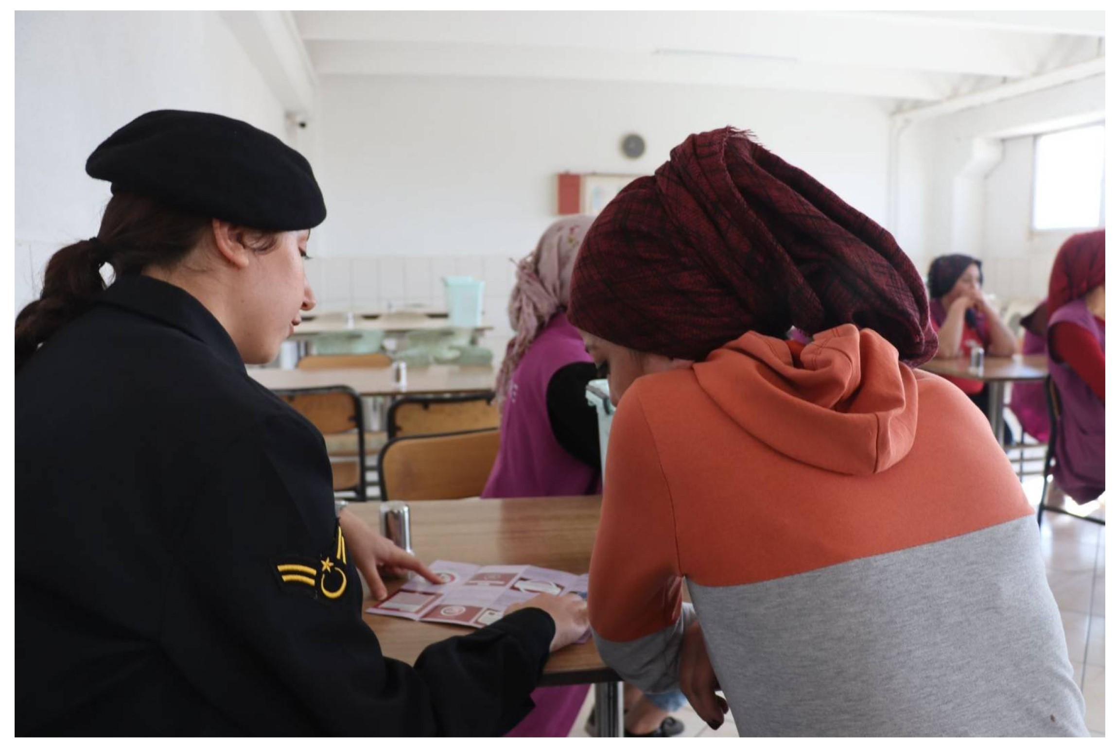 Kadınlara KADES anlatıldı