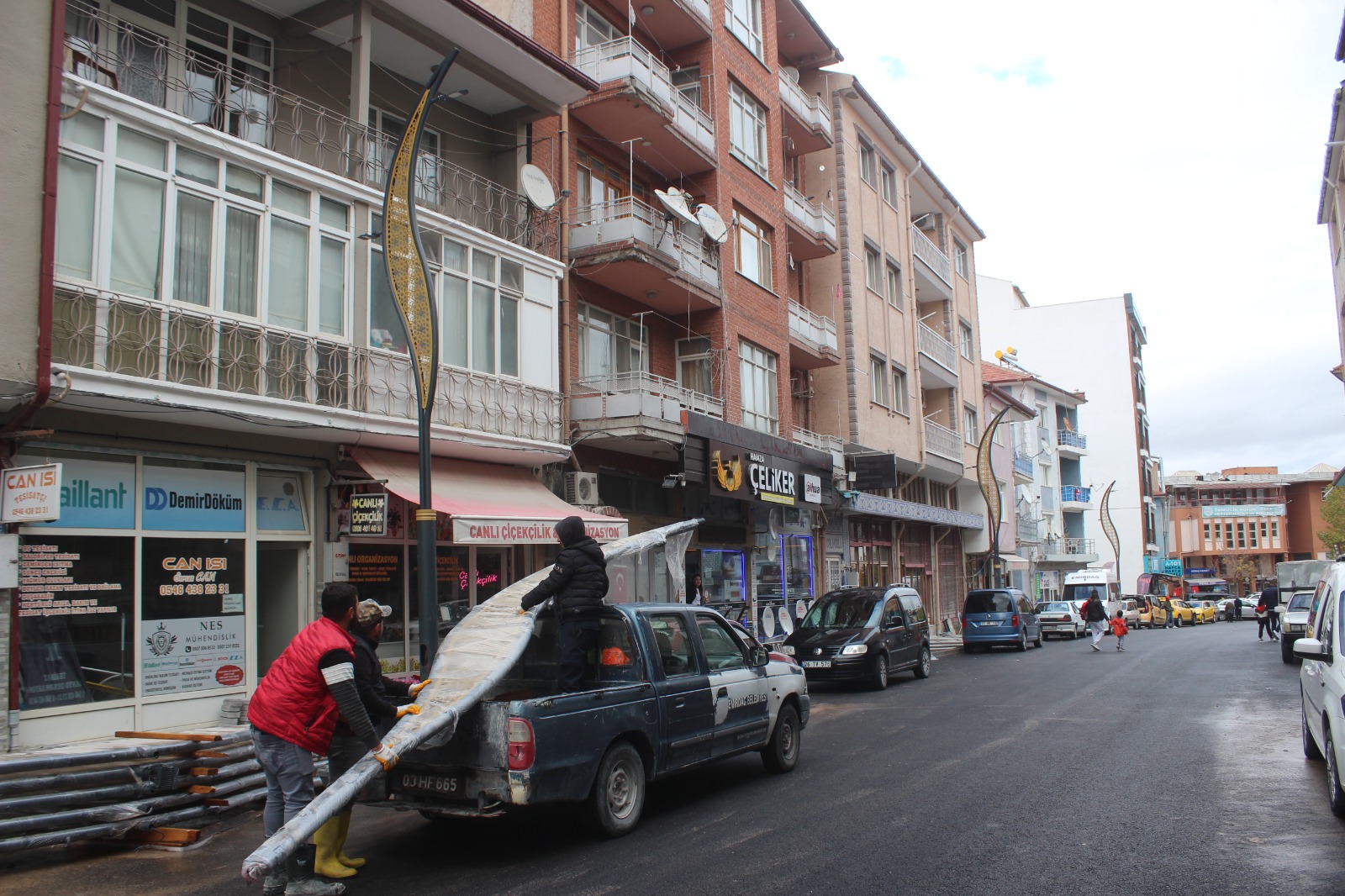 Emirdağ Belediyesi'nin Aydınlatma Çalışmalarıyla Emirdağ Işık Saçıyor