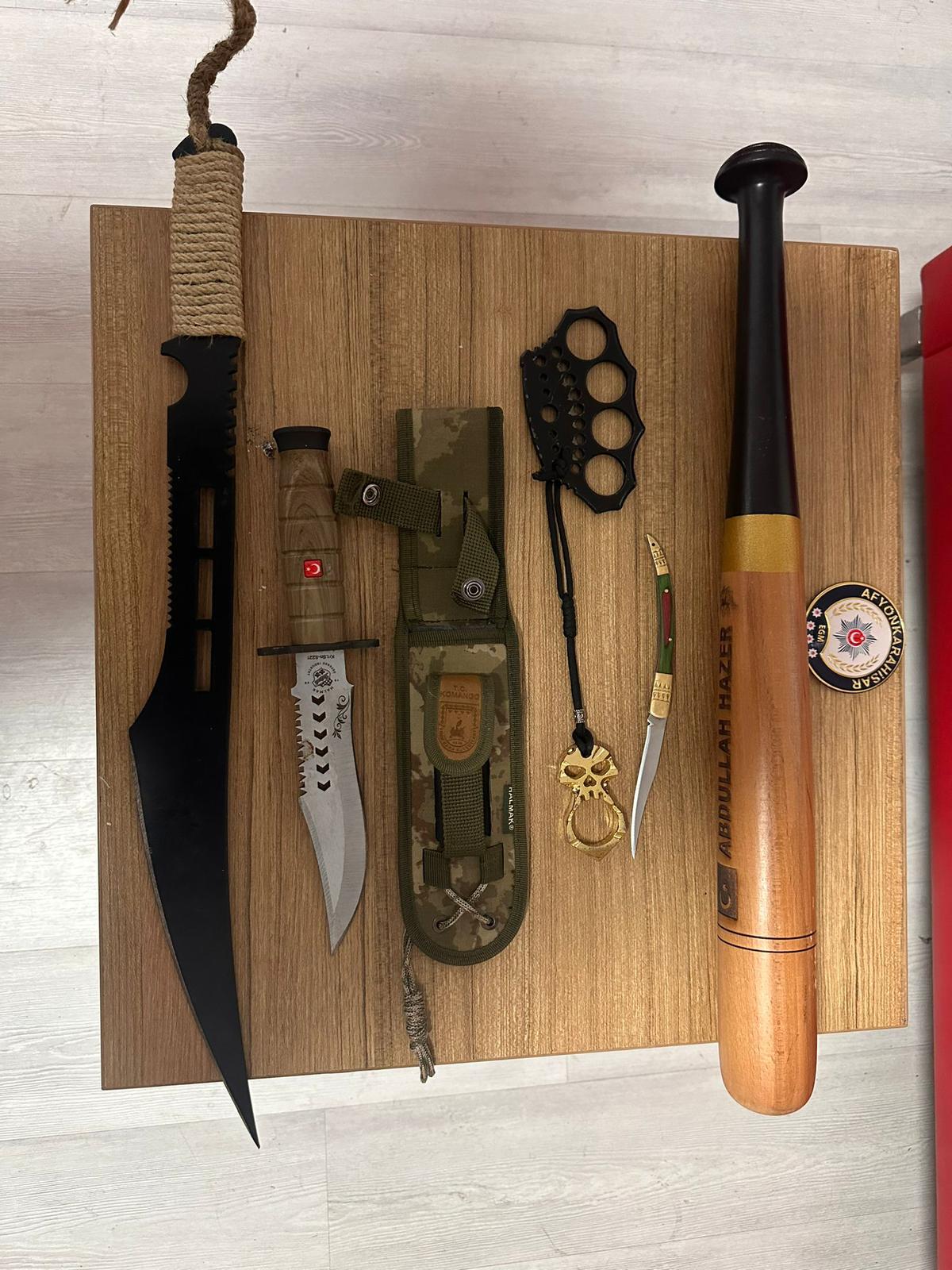 BÖYLE BIÇAKLAR MEZBAHA'DA YOK HEPSİ YAKALANDI