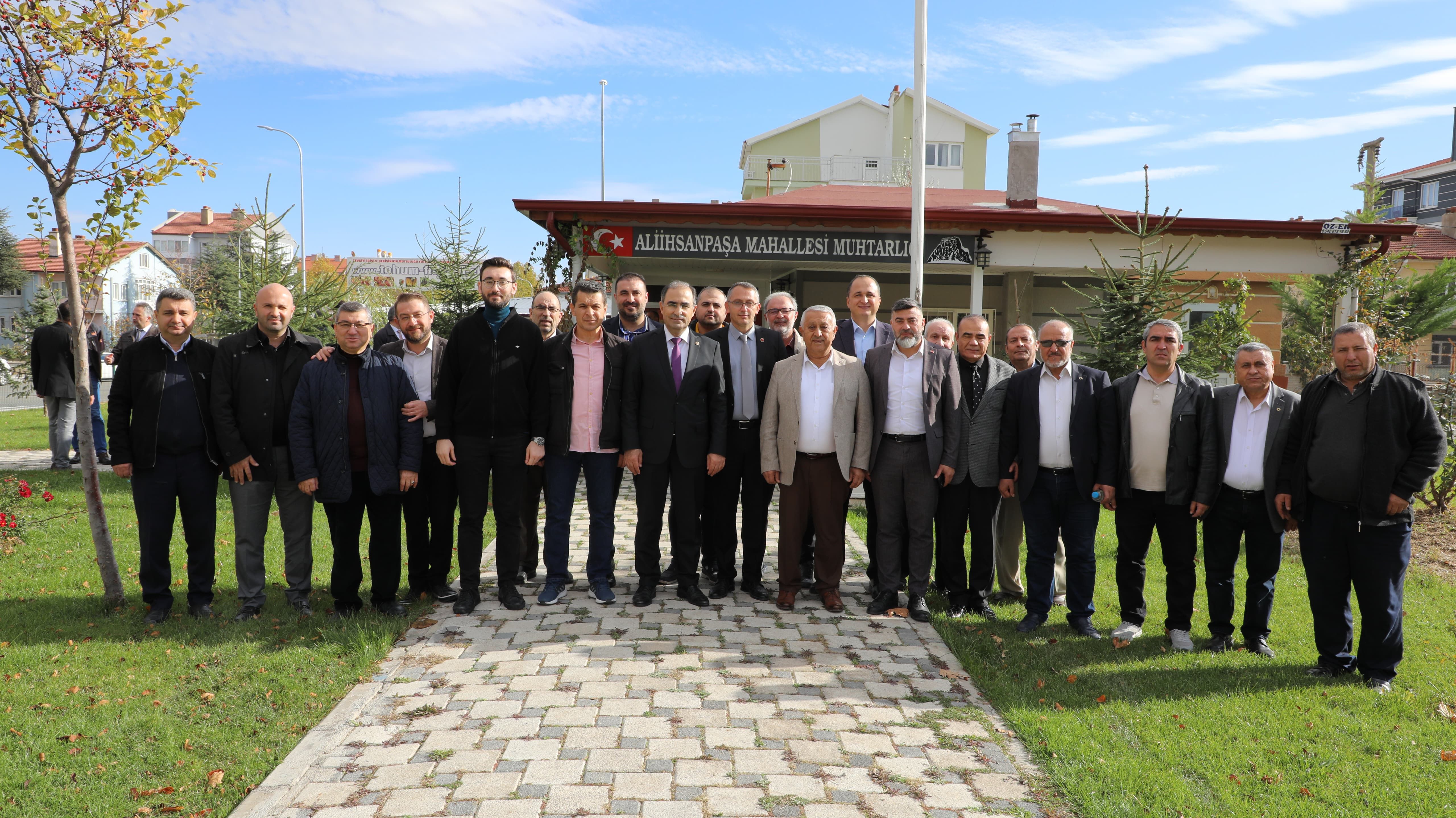 Başkan Zeybek mahalle ziyaretlerine devam ediyor